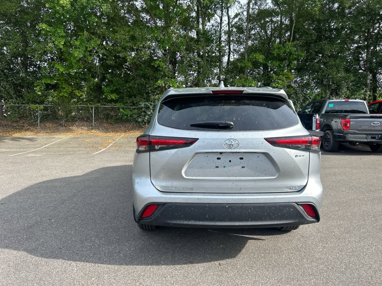 2025 Toyota Highlander Hybrid XLE photo 3