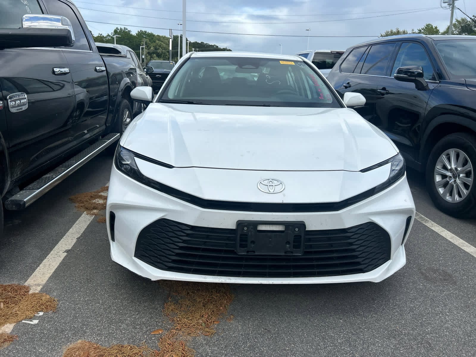 2025 Toyota Camry LE photo 6