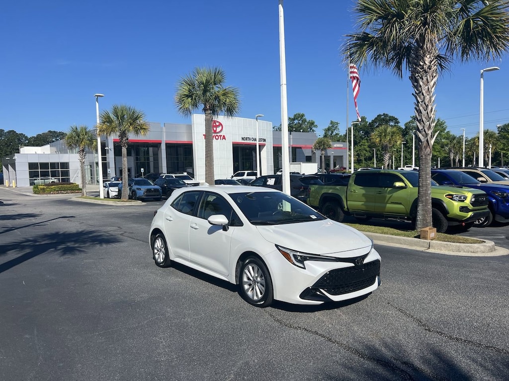 Certified 2024 Toyota Corolla Hatchback SE Hatchback