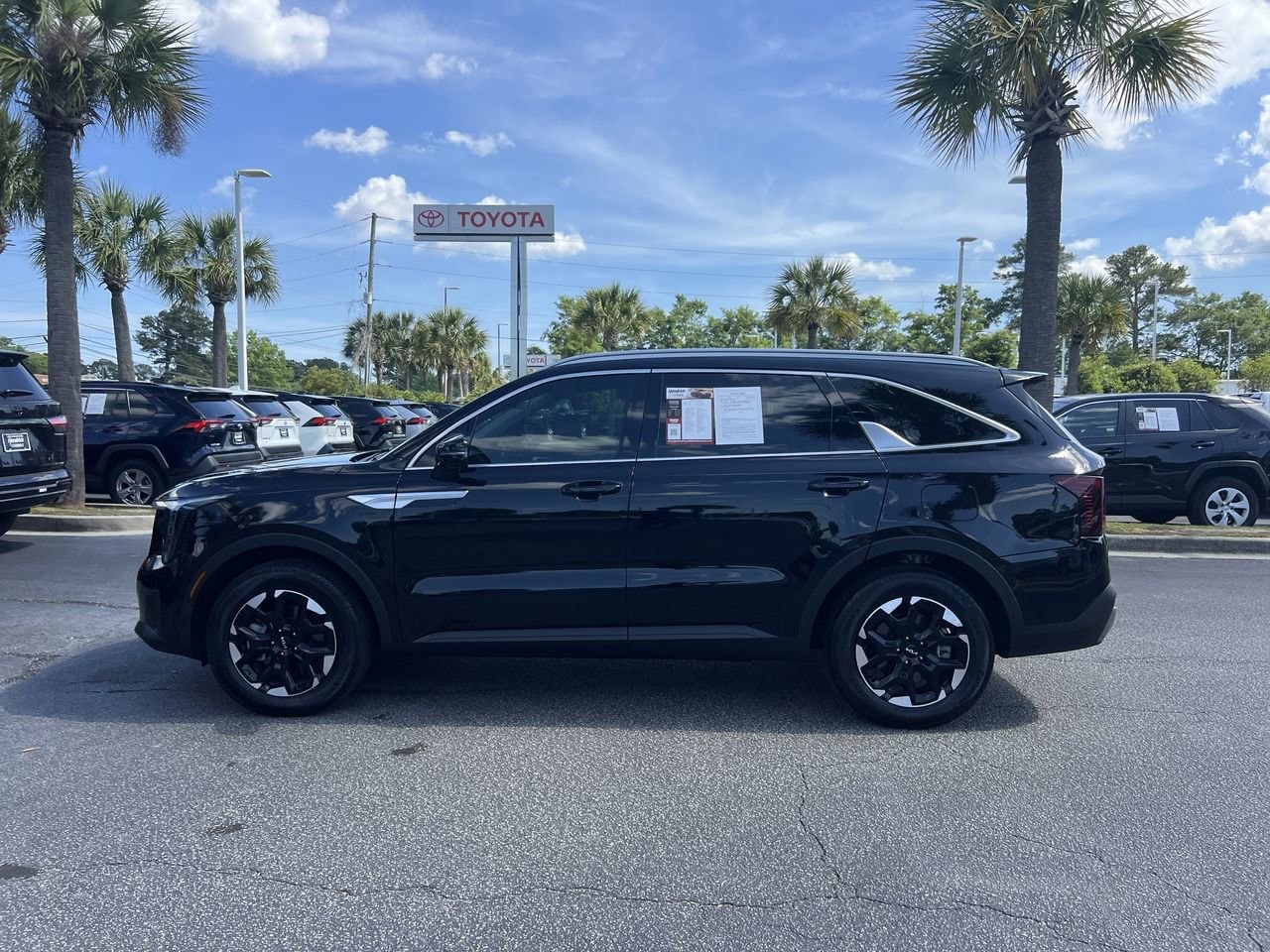 2025 Kia Sorento S photo 5