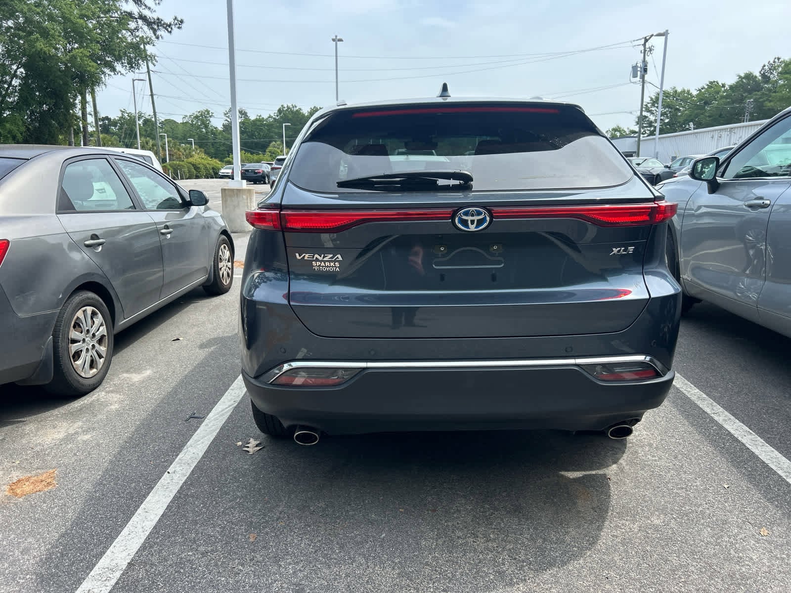 2024 Toyota Venza XLE photo 3