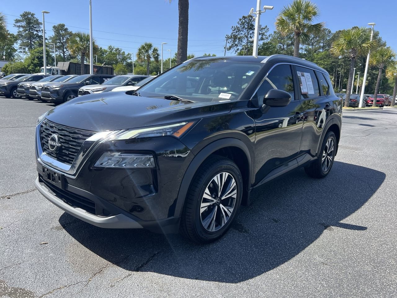 2023 Nissan Rogue SV photo 4