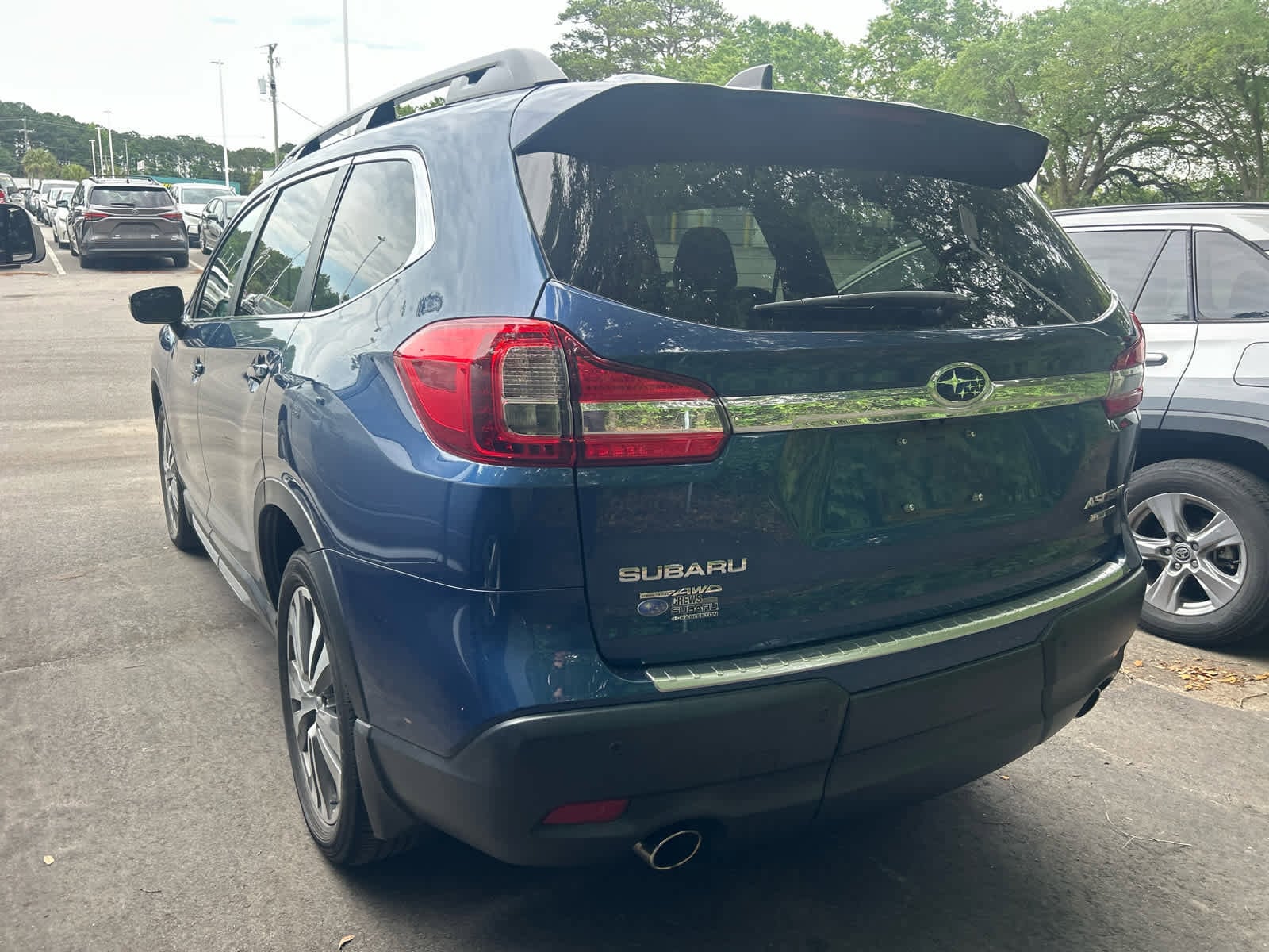2022 Subaru Ascent Limited photo 5