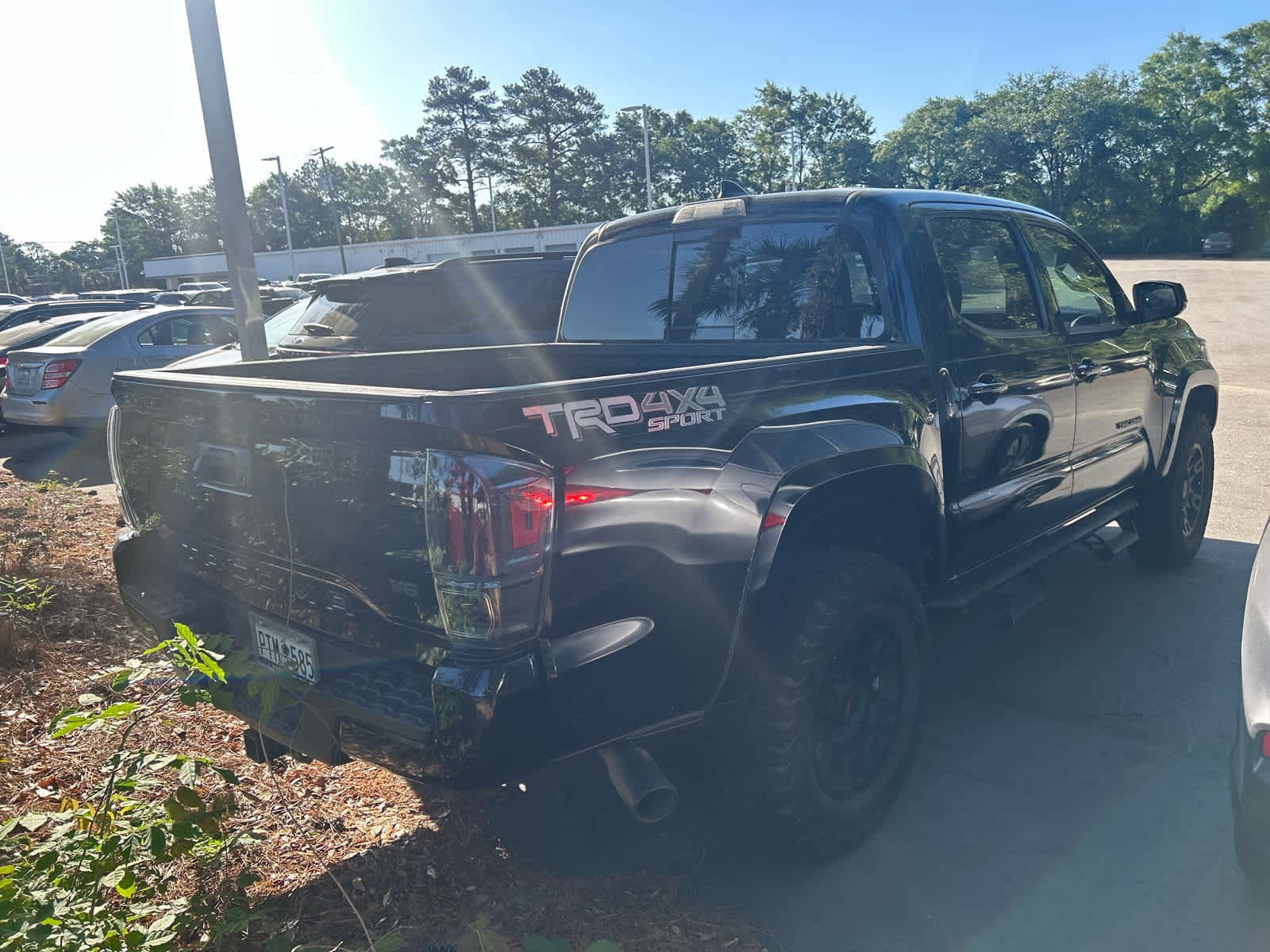 2018 Toyota Tacoma TRD Sport photo 5