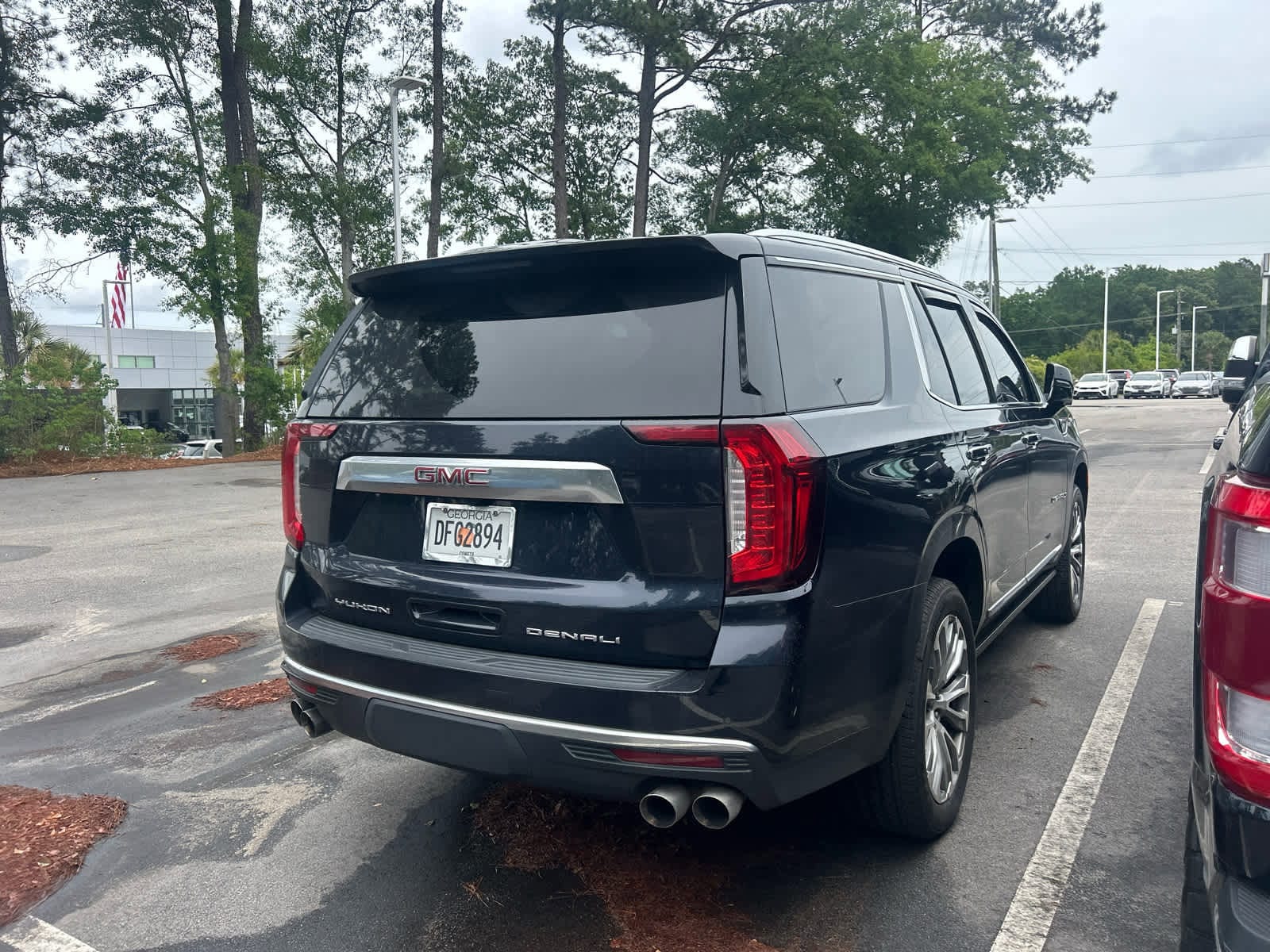 2021 GMC Yukon Denali photo 3