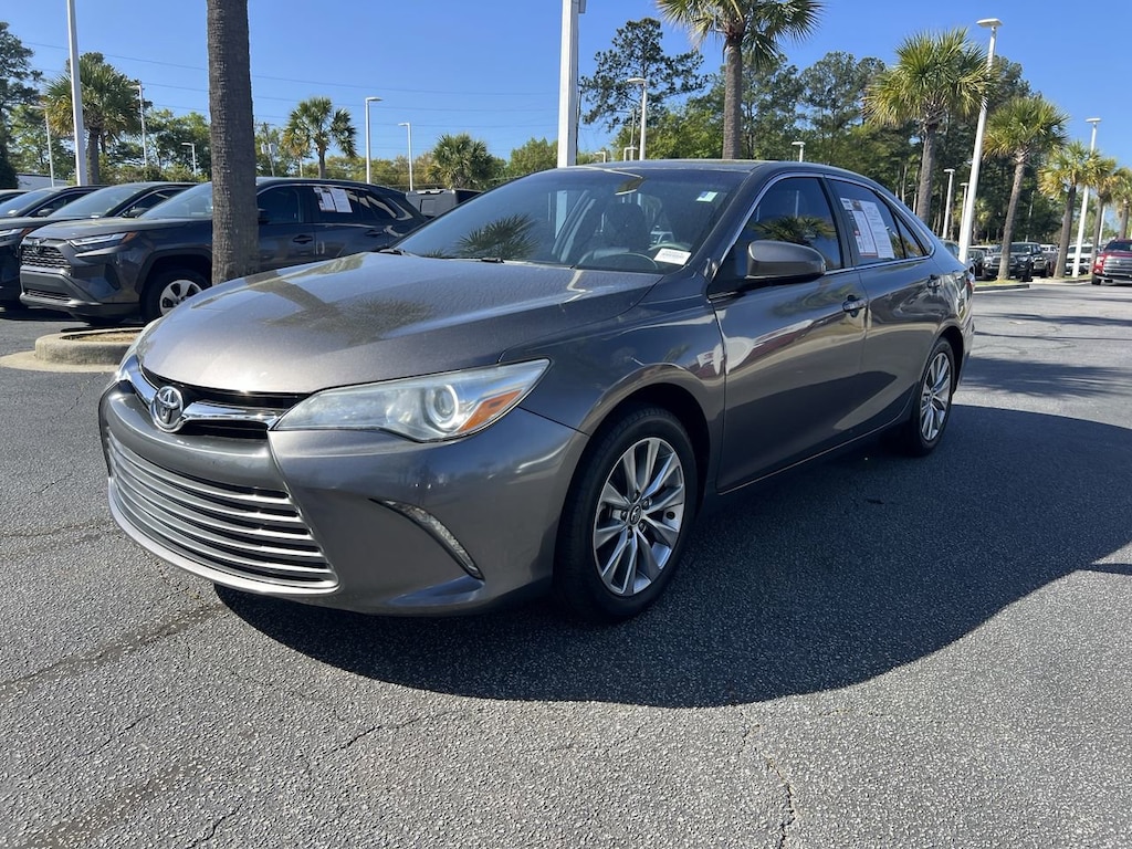 Used 2017 Toyota Camry XLE Sedan