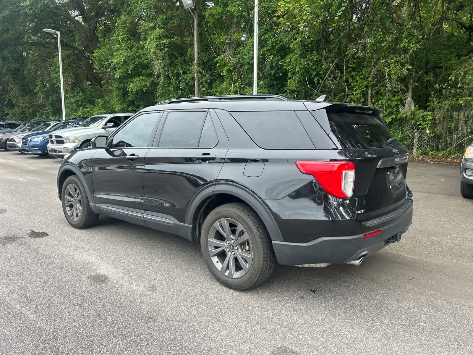 2023 Ford Explorer XLT photo 2