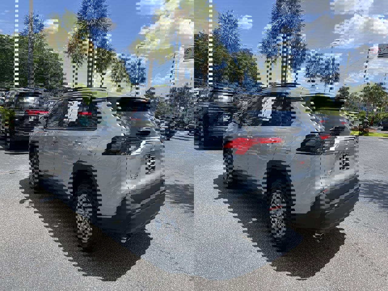 2024 Toyota RAV4 XLE photo 3