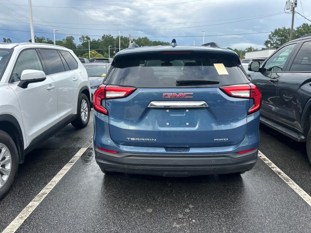 Used 2024 GMC Terrain SLE SUV