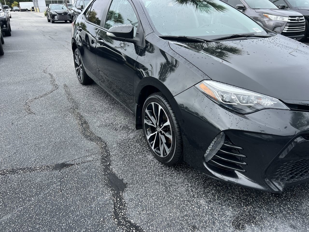 2017 Toyota Corolla SE photo 2