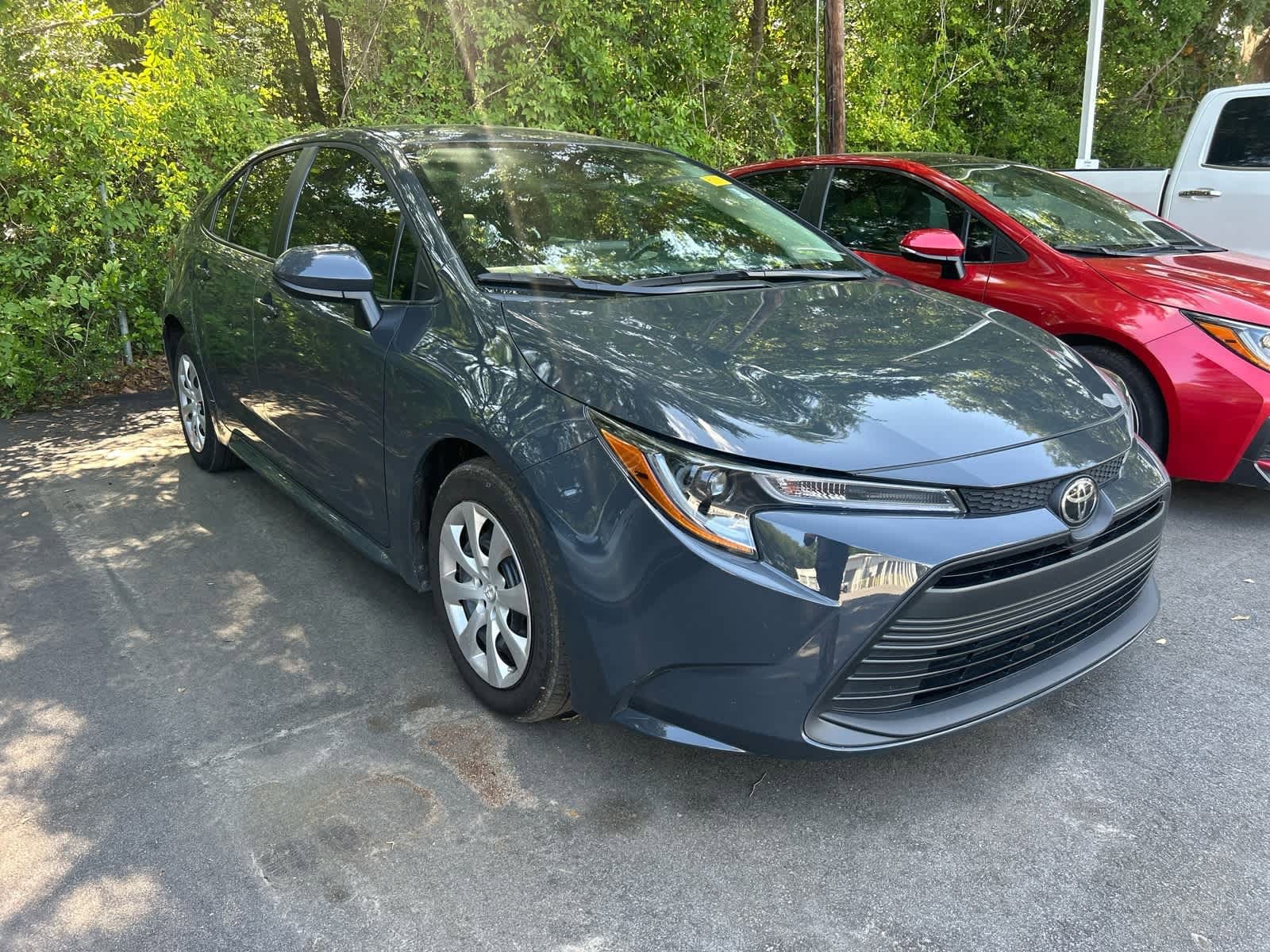 2025 Toyota Corolla LE photo 3