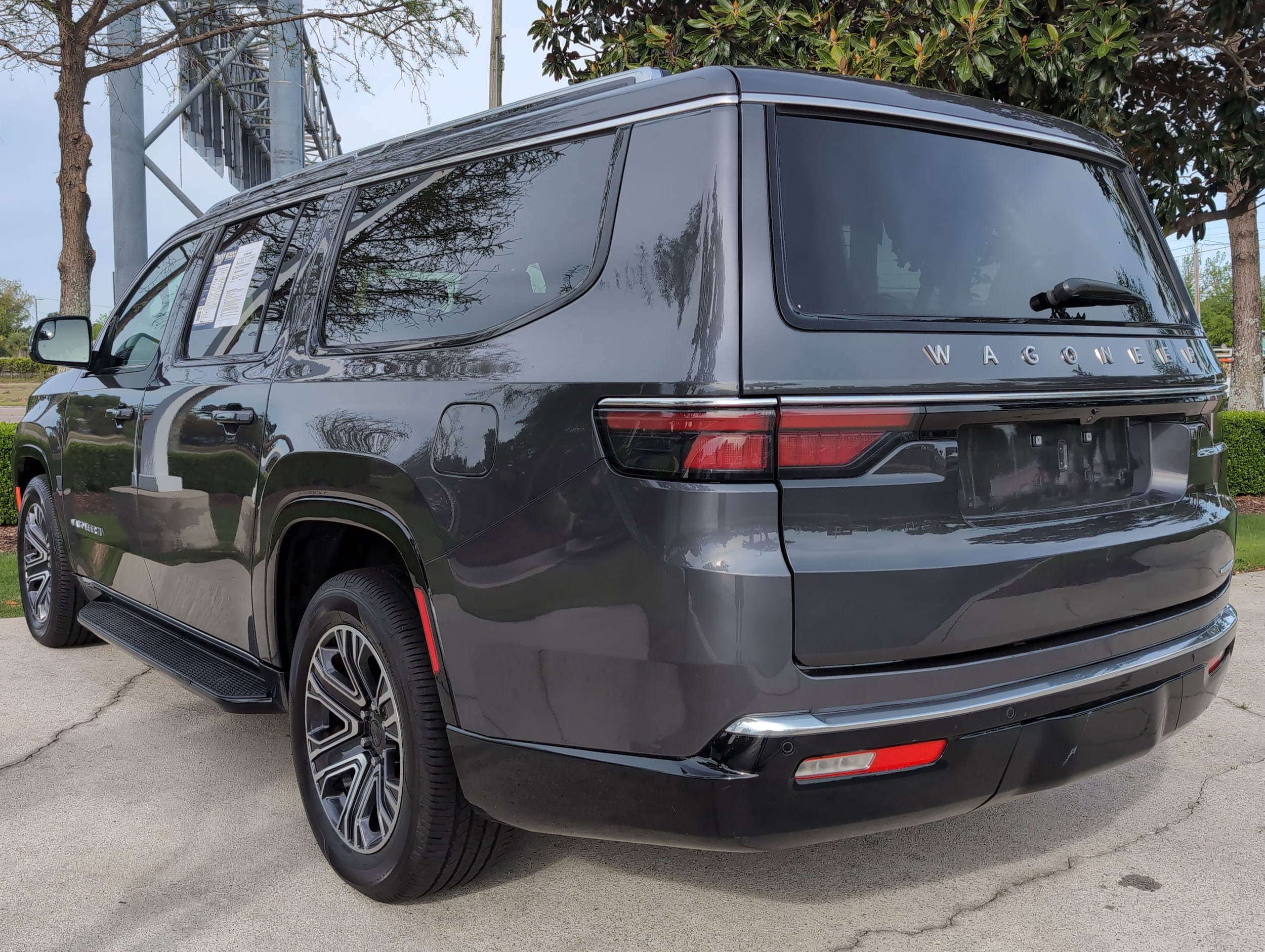 2024 Jeep Wagoneer L Series II photo 6