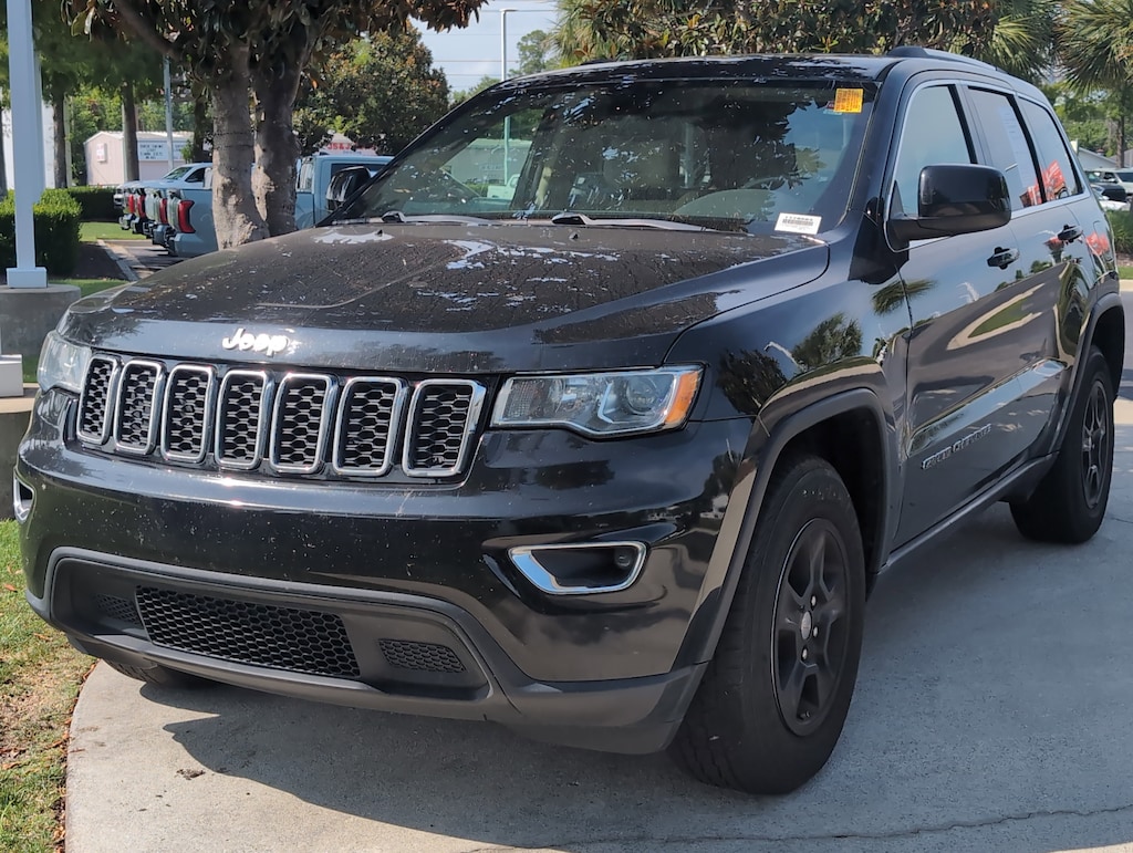 Used 2017 Jeep Grand Cherokee Laredo SUV
