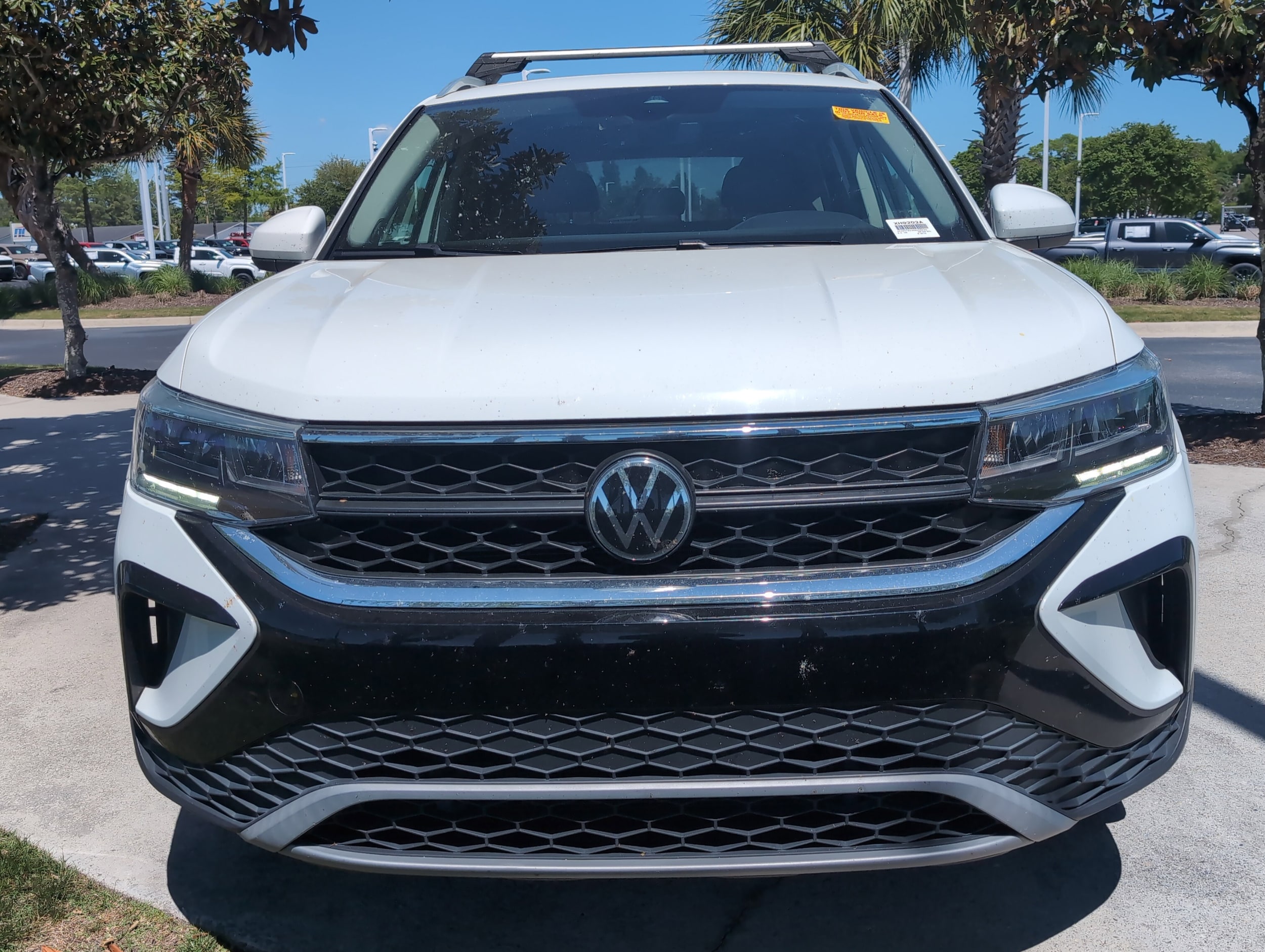 2022 Volkswagen Taos SE photo 3