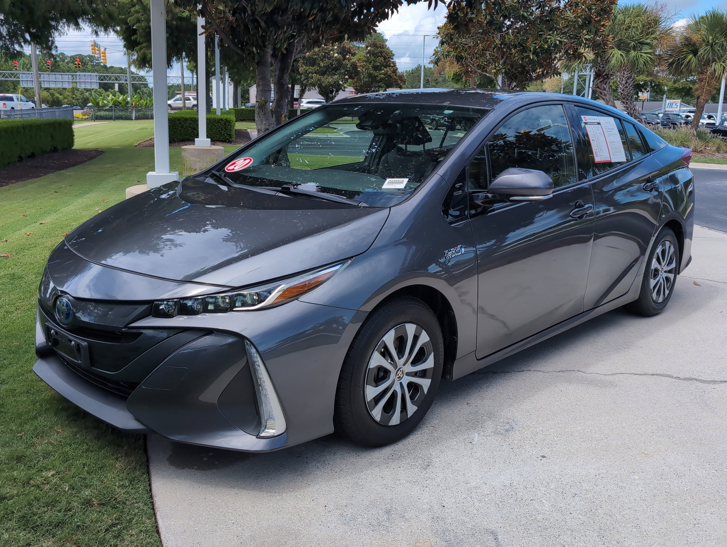 2020 Toyota Prius Prime XLE photo 3