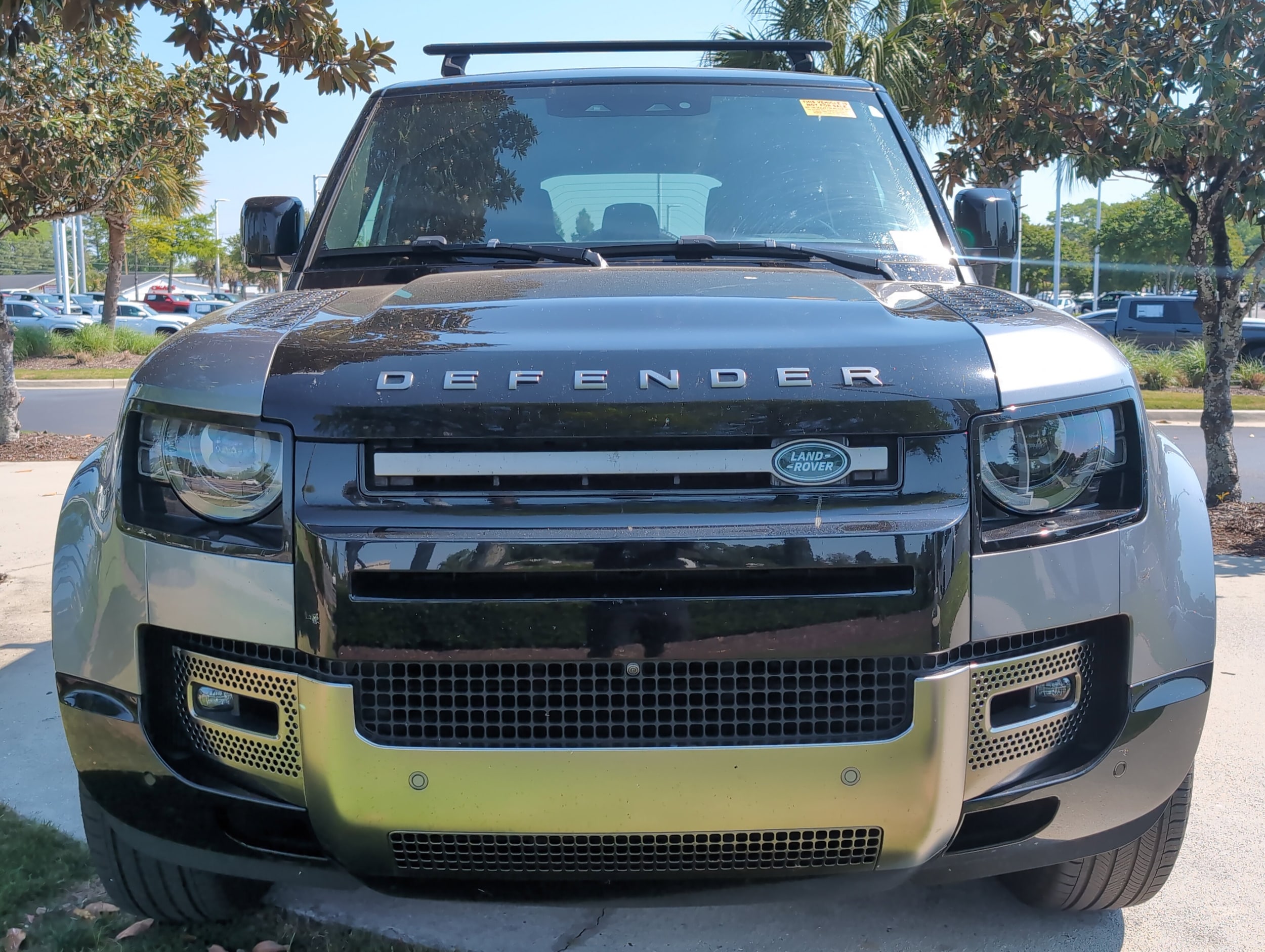 2023 Land Rover Defender X photo 2