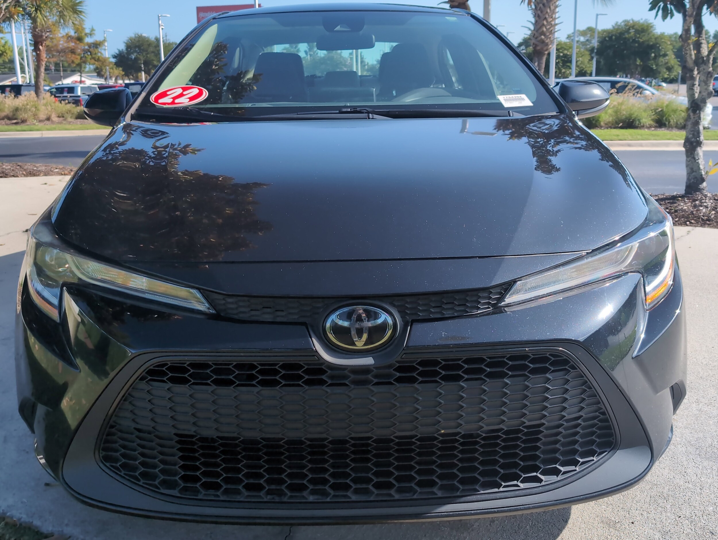 2022 Toyota Corolla LE photo 2