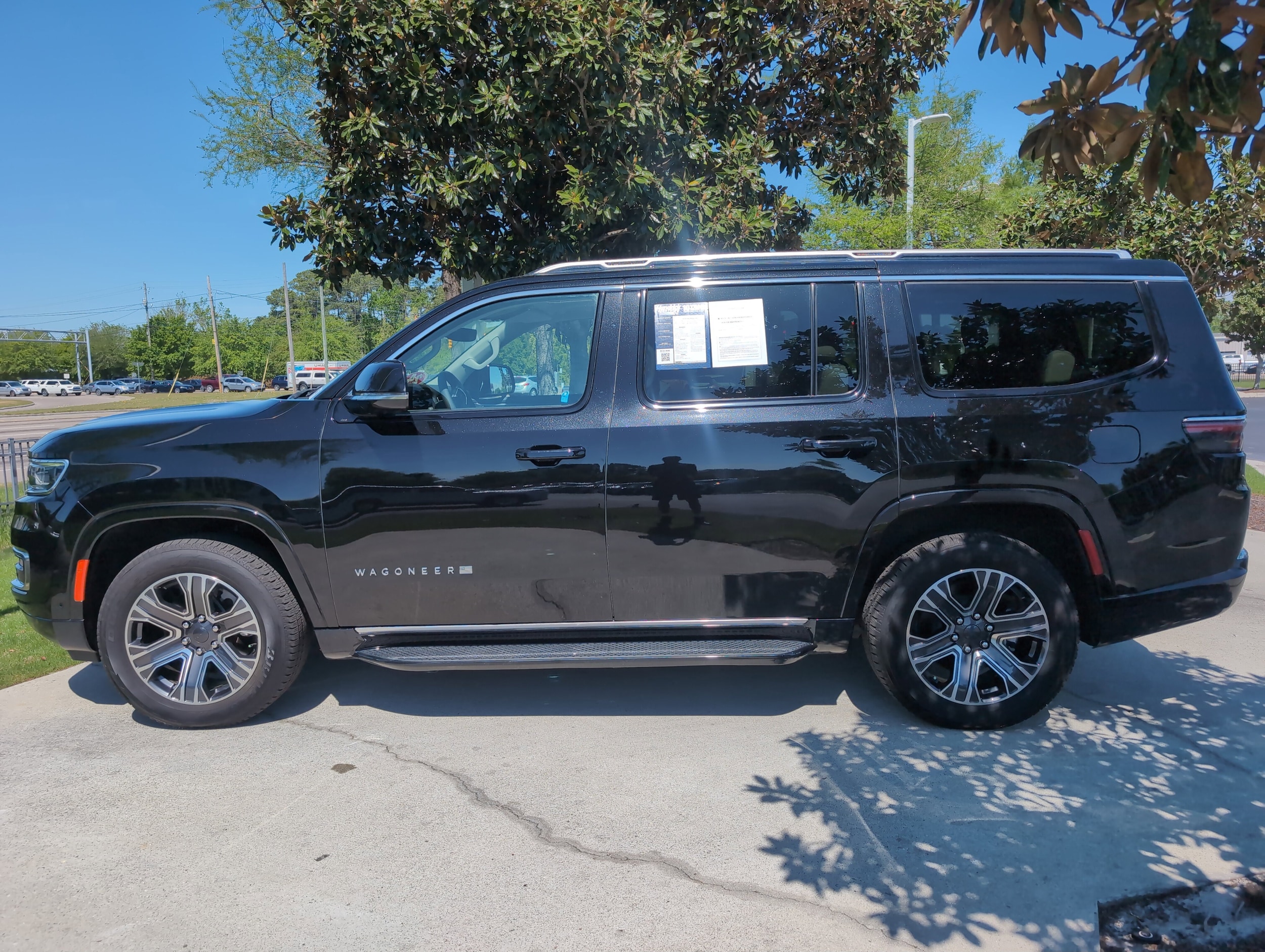 2024 Jeep Wagoneer photo 5