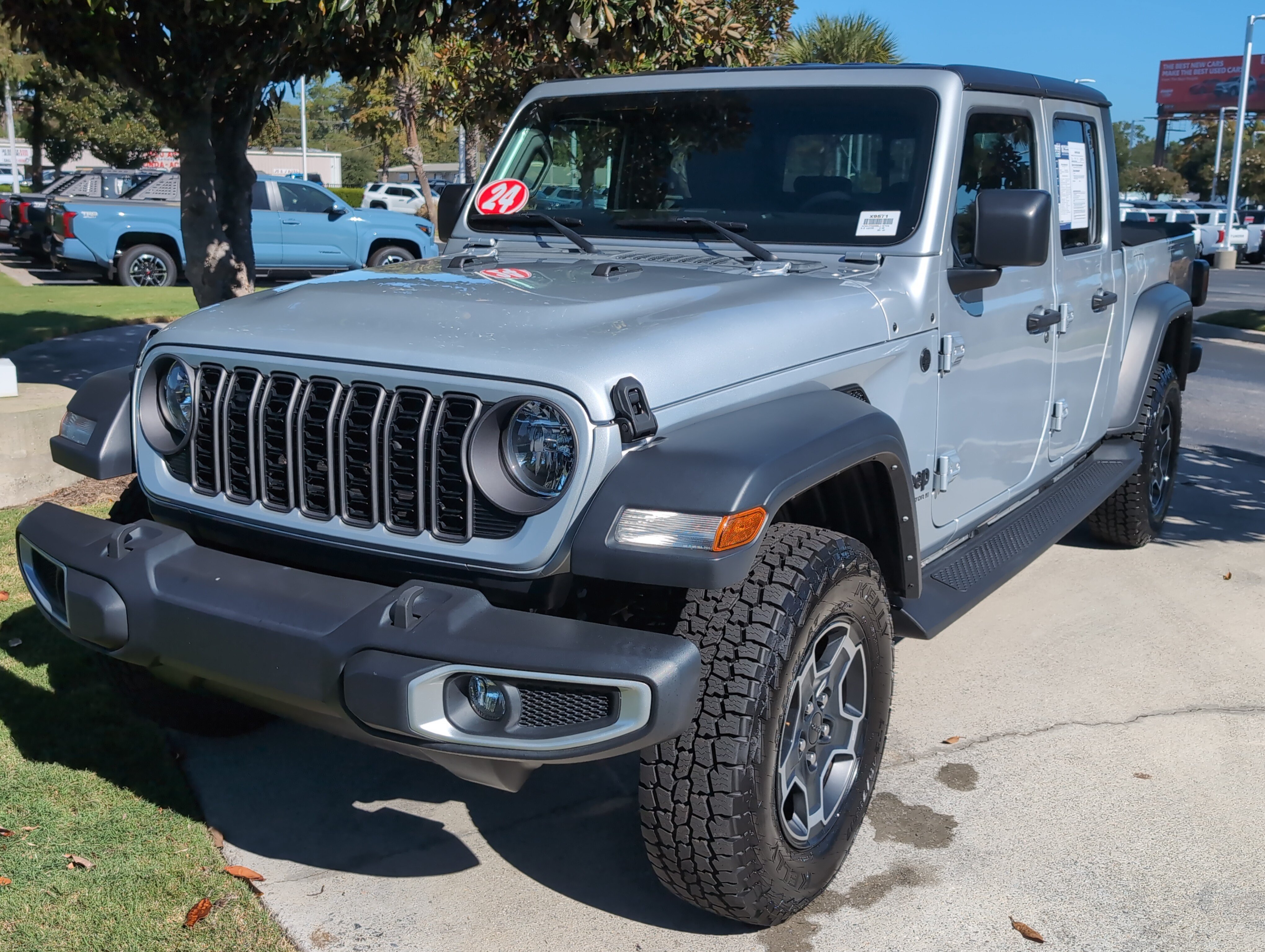 Used 2024 Jeep Gladiator Sport Pickup
