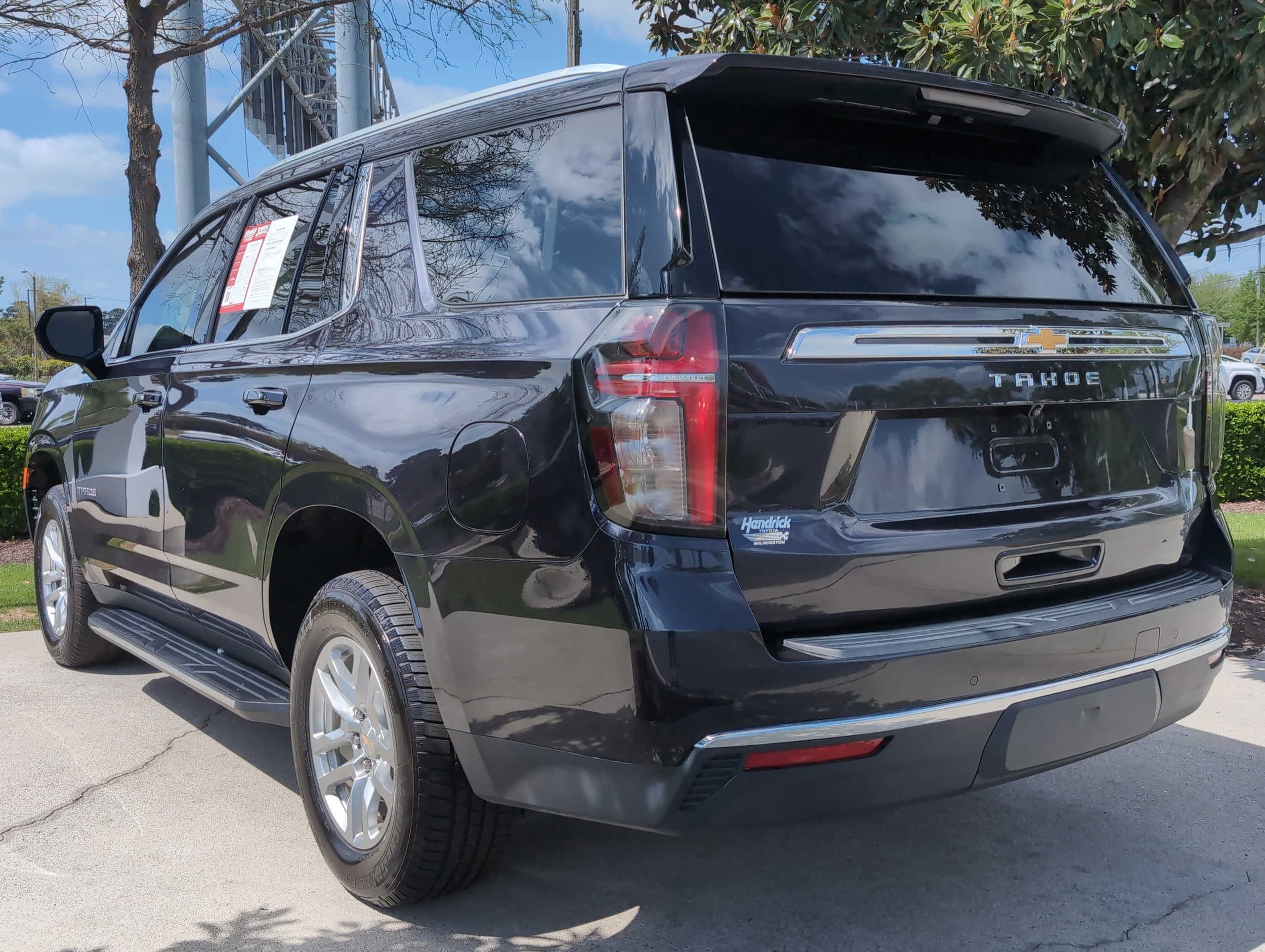2023 Chevrolet Tahoe LS photo 3
