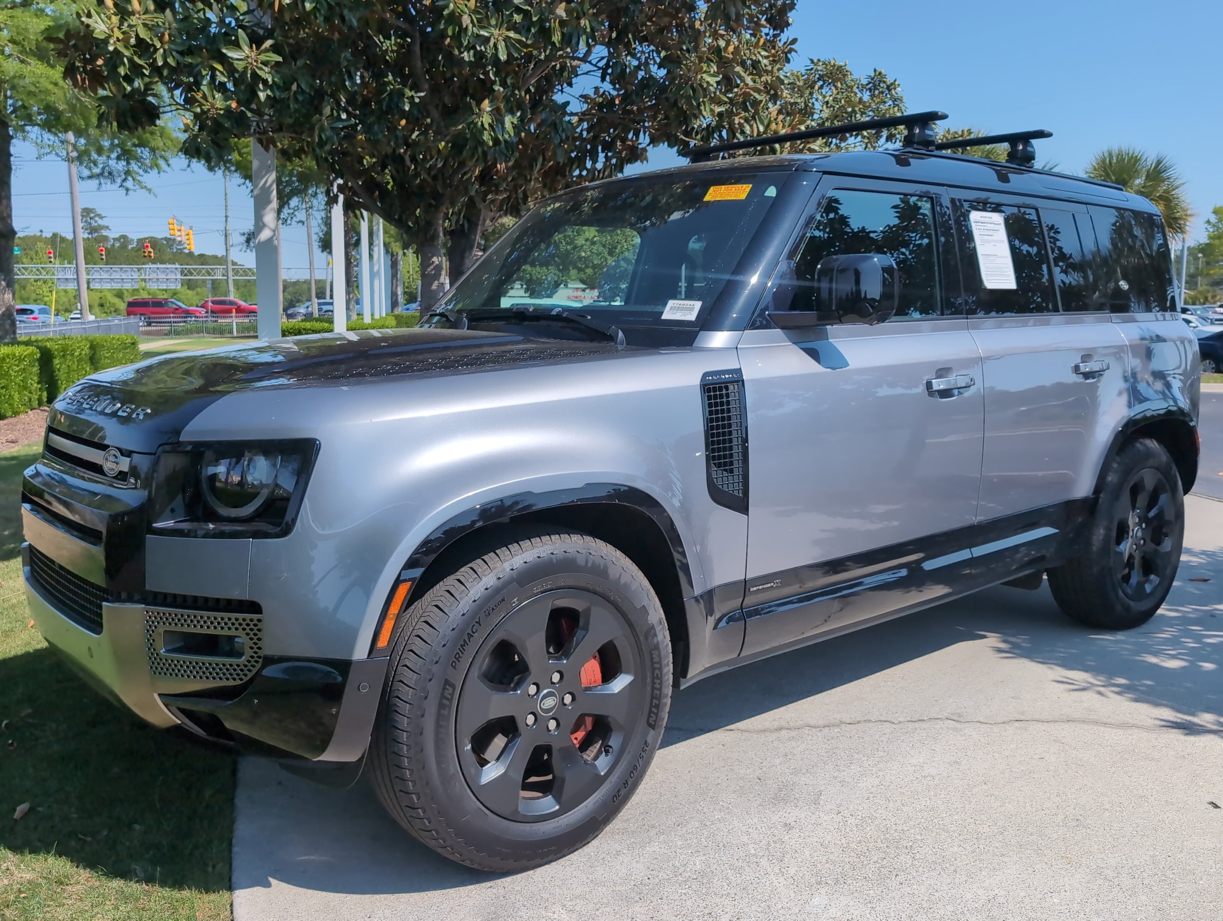 2023 Land Rover Defender X photo 4