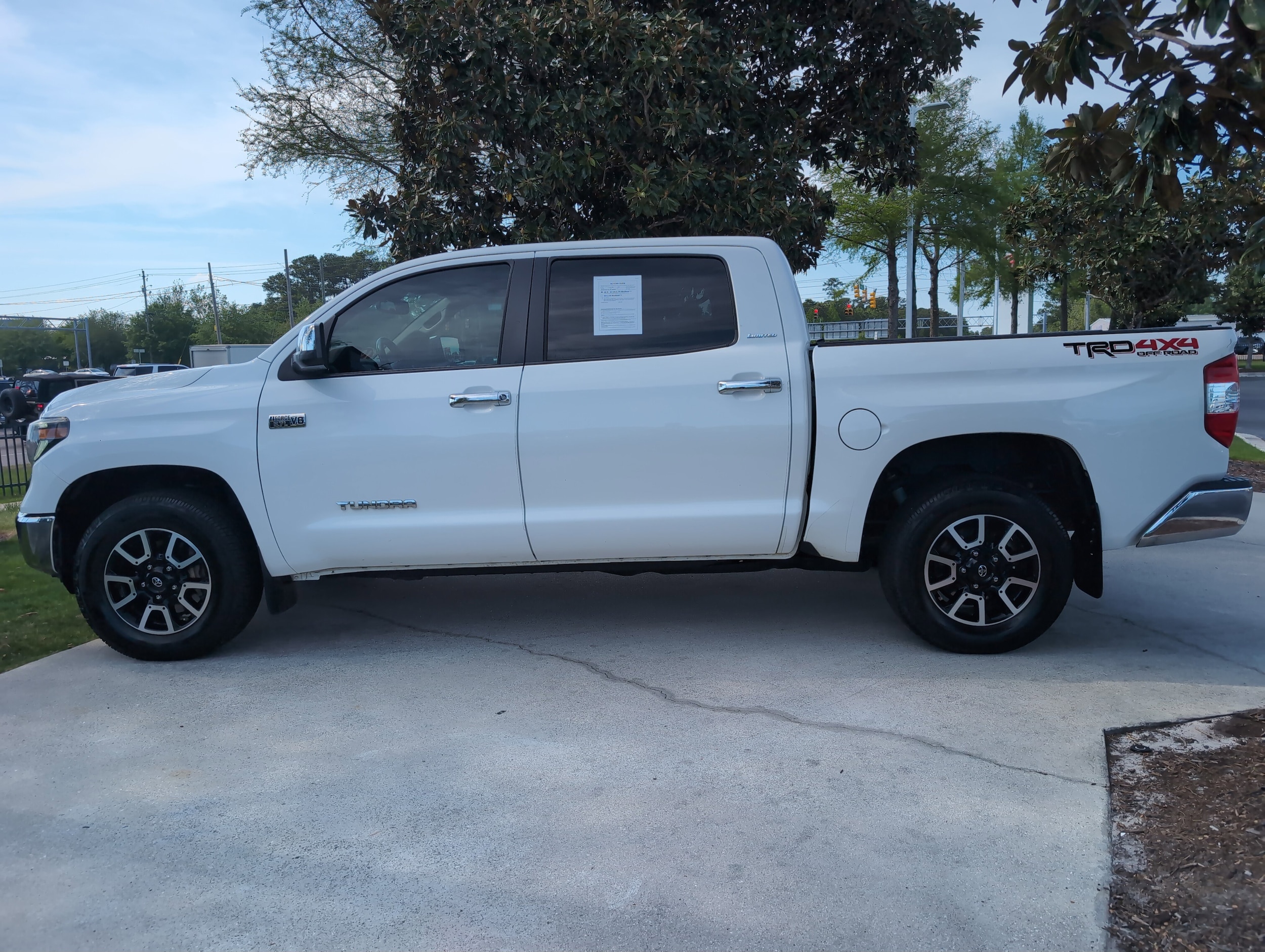2019 Toyota Tundra 4WD Limited photo 3