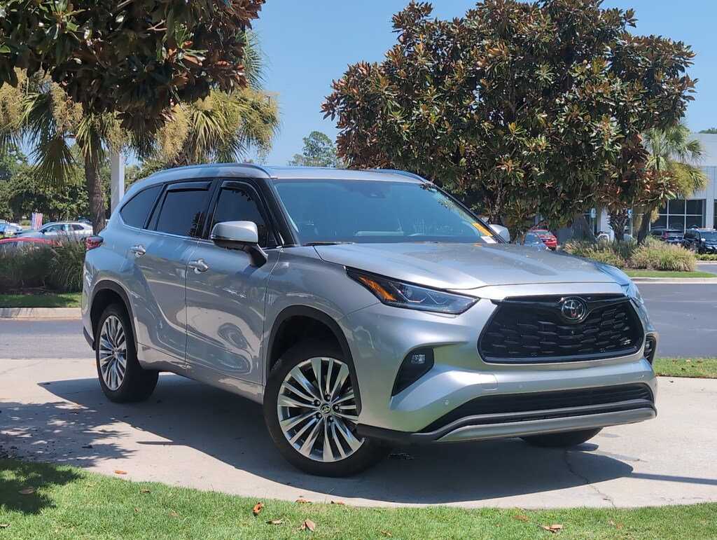 Used 2023 Toyota Highlander Platinum SUV