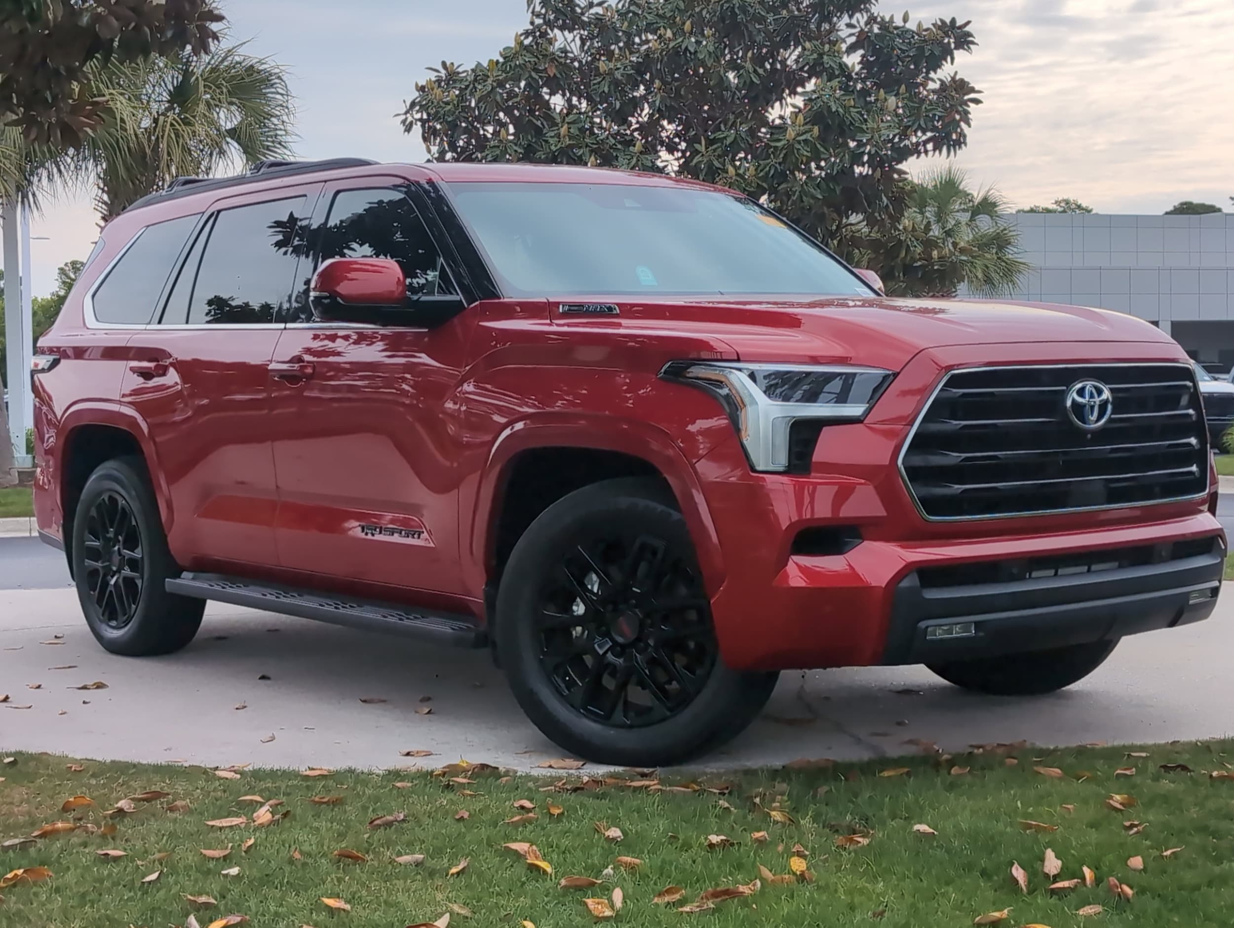 2023 Toyota Sequoia SR5 photo 2