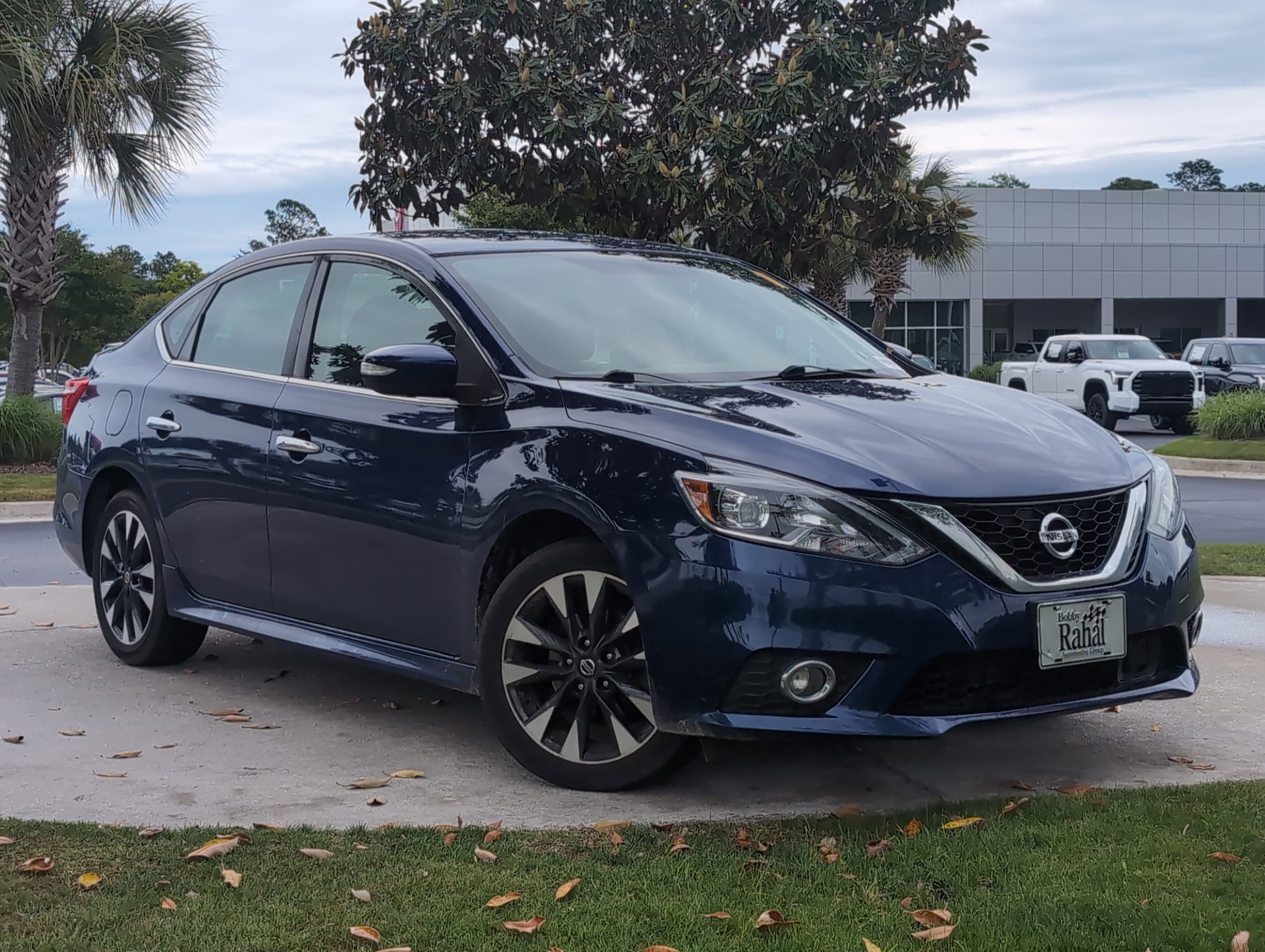2019 Nissan Sentra SR photo 2