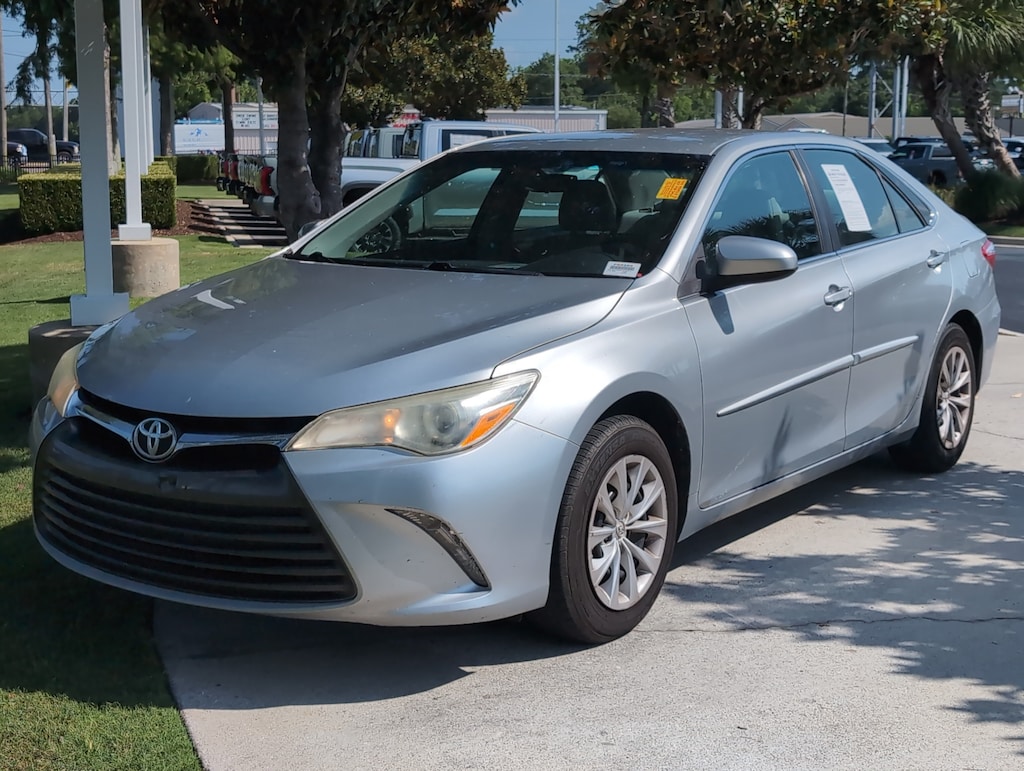 Used 2017 Toyota Camry LE Sedan
