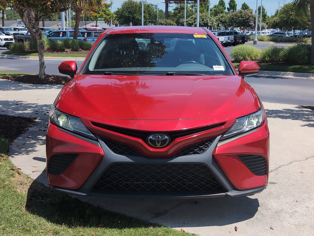 Used 2019 Toyota Camry SE Sedan