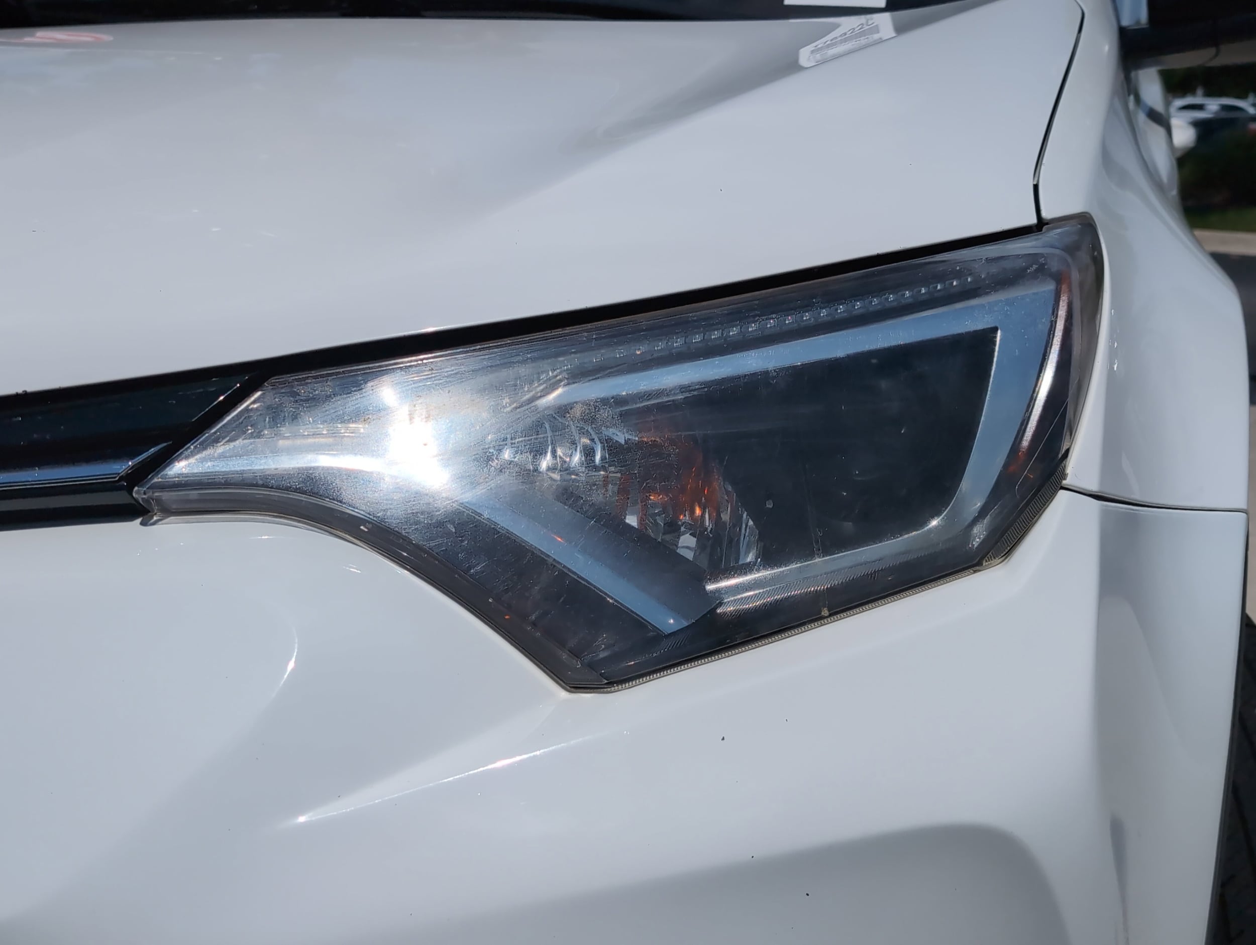 2018 Toyota RAV4 LE photo 5