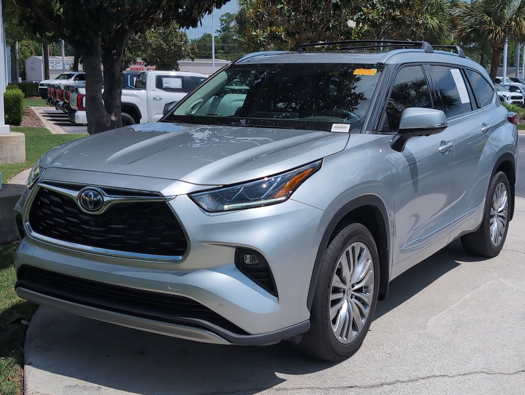 Used 2023 Toyota Highlander Hybrid Platinum SUV