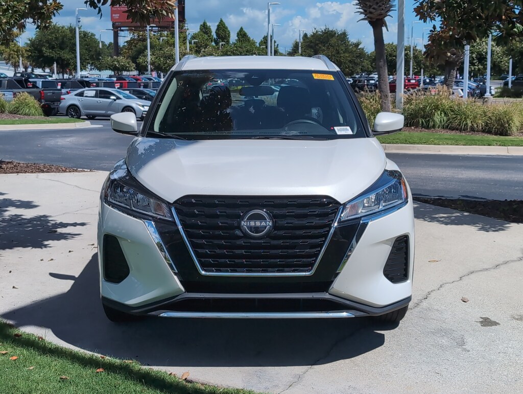 Used 2024 Nissan Kicks SV SUV