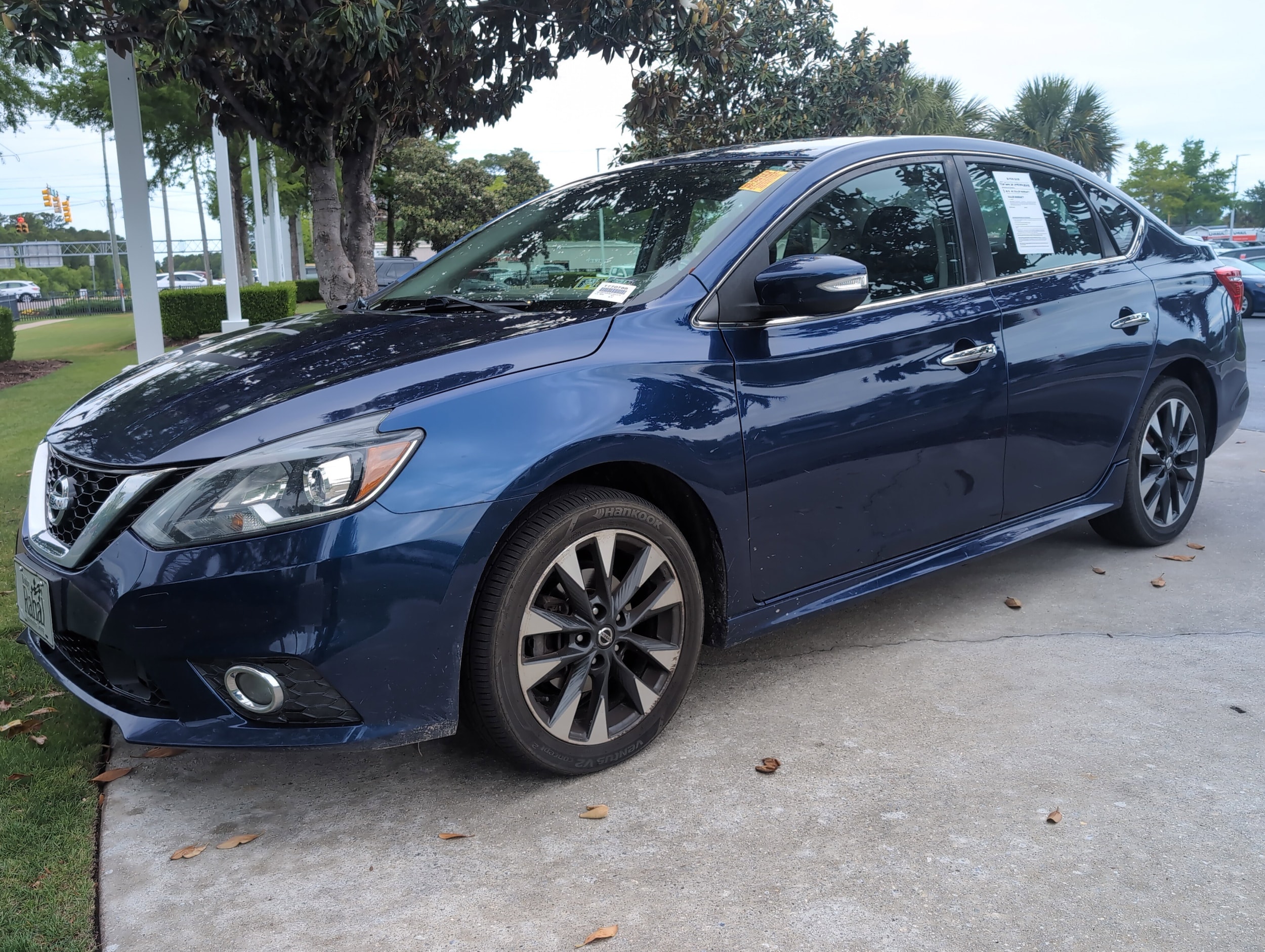 2019 Nissan Sentra SR photo 5