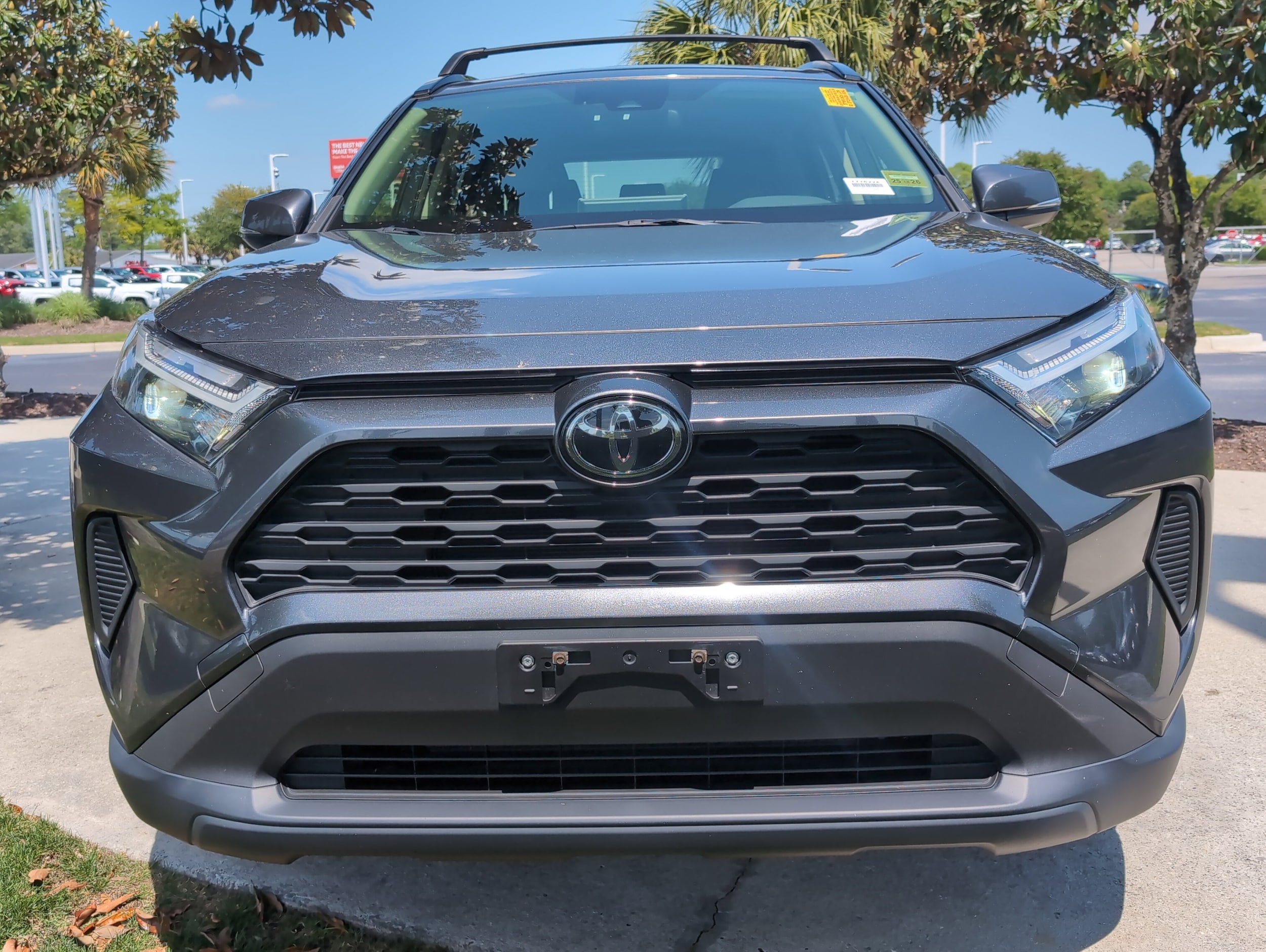 2023 Toyota RAV4 XLE photo 2