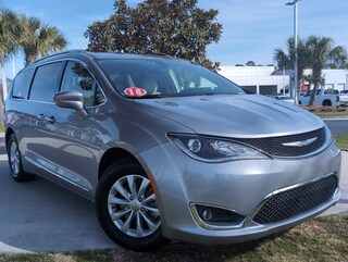 2018 Chrysler Pacifica Touring L Minivan