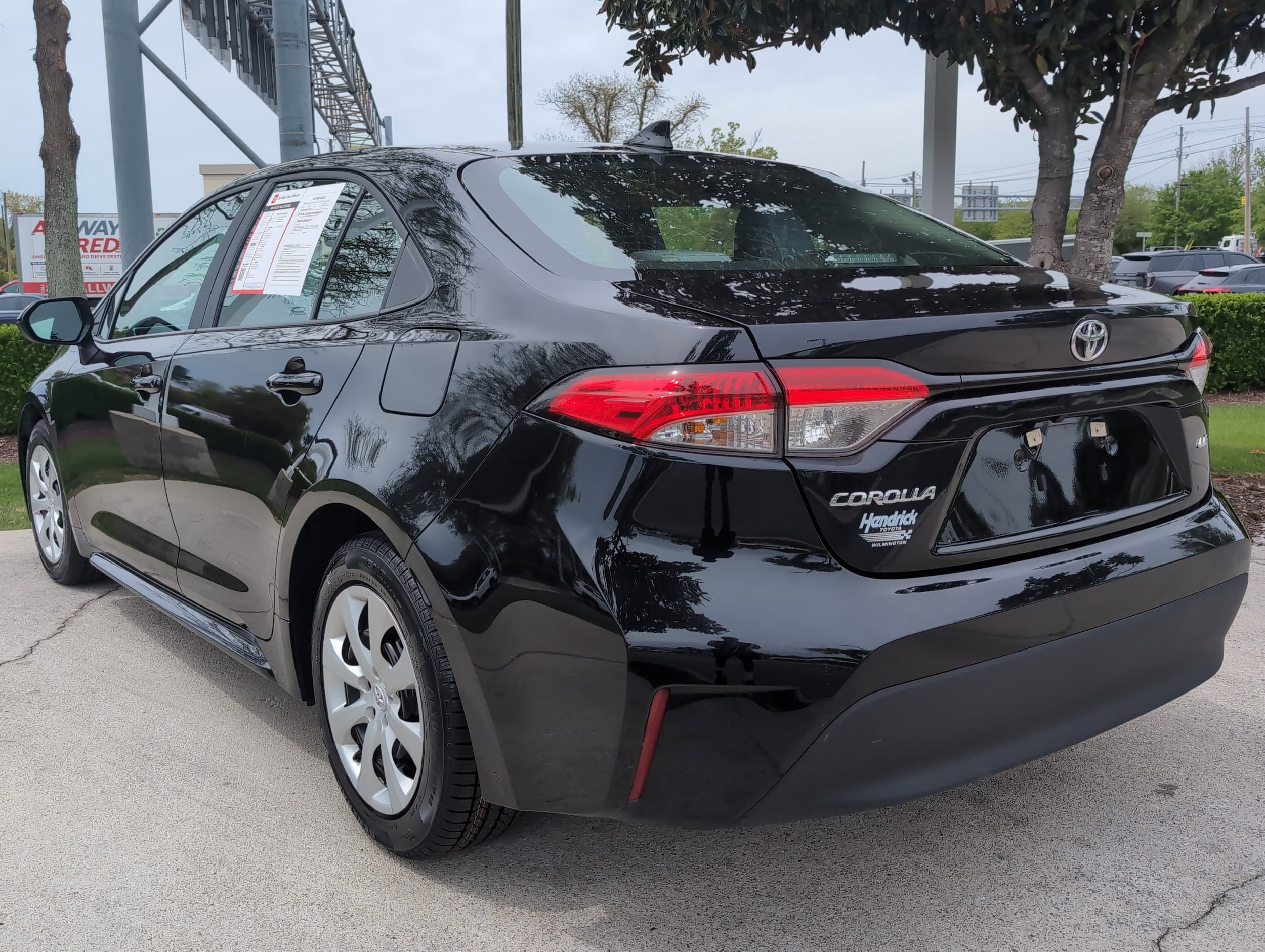 2024 Toyota Corolla LE photo 3