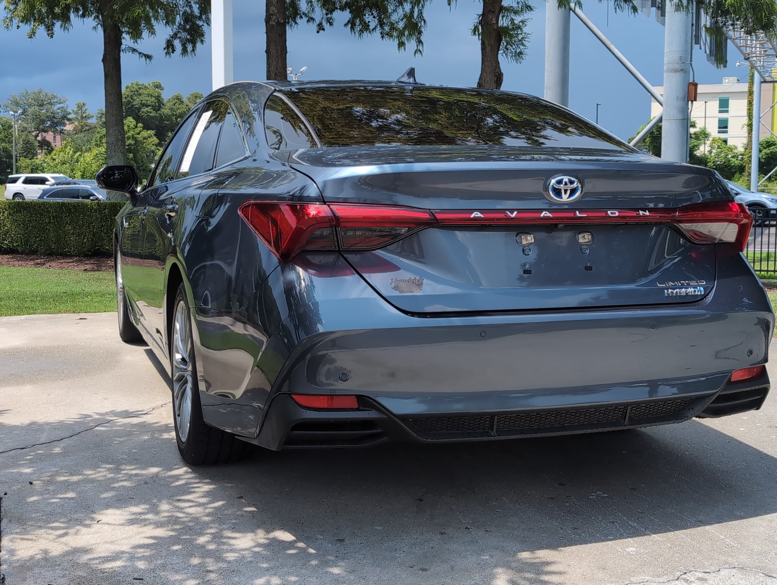 Toyota Avalon Hybrid Limited