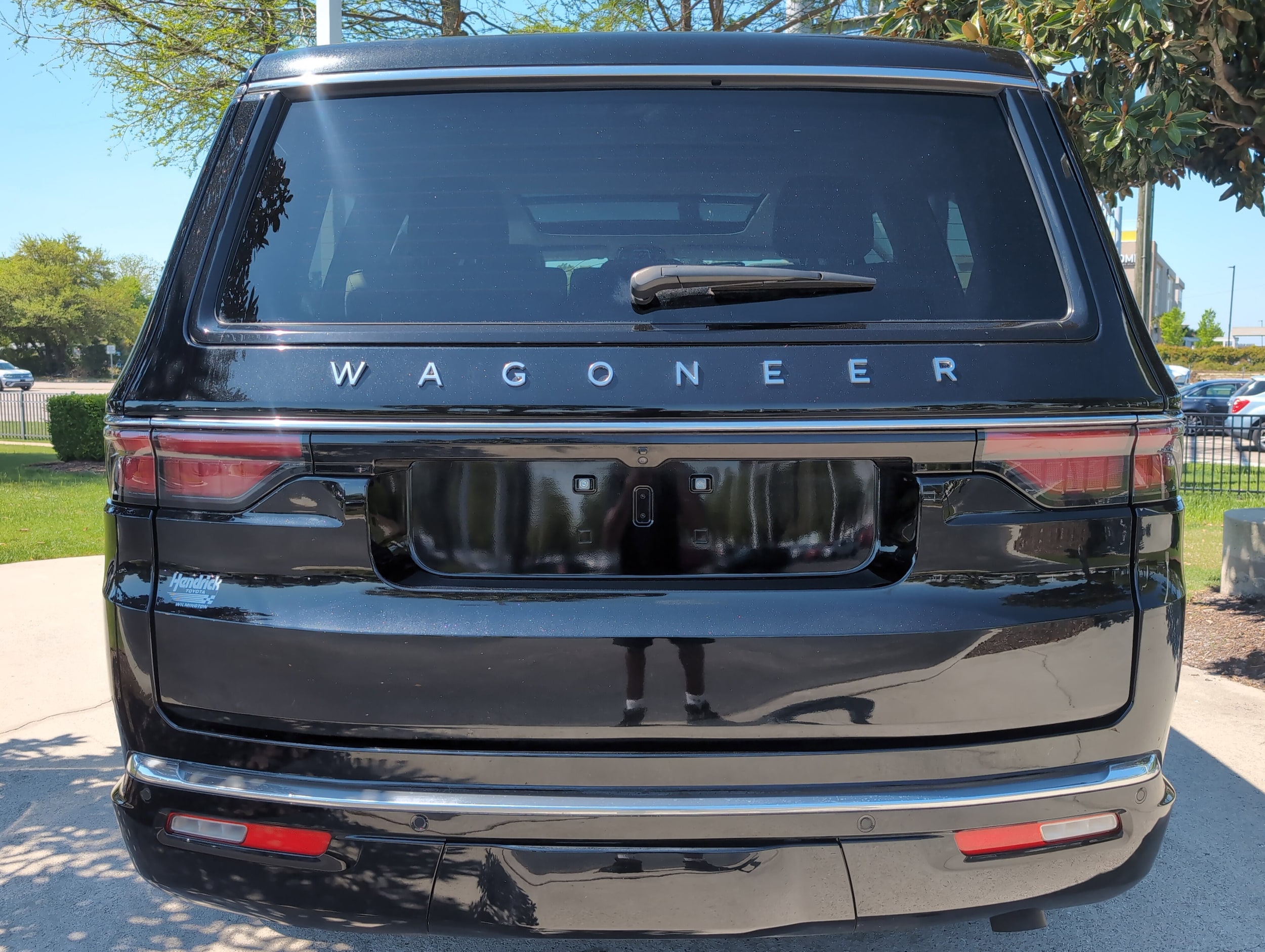 2024 Jeep Wagoneer photo 3