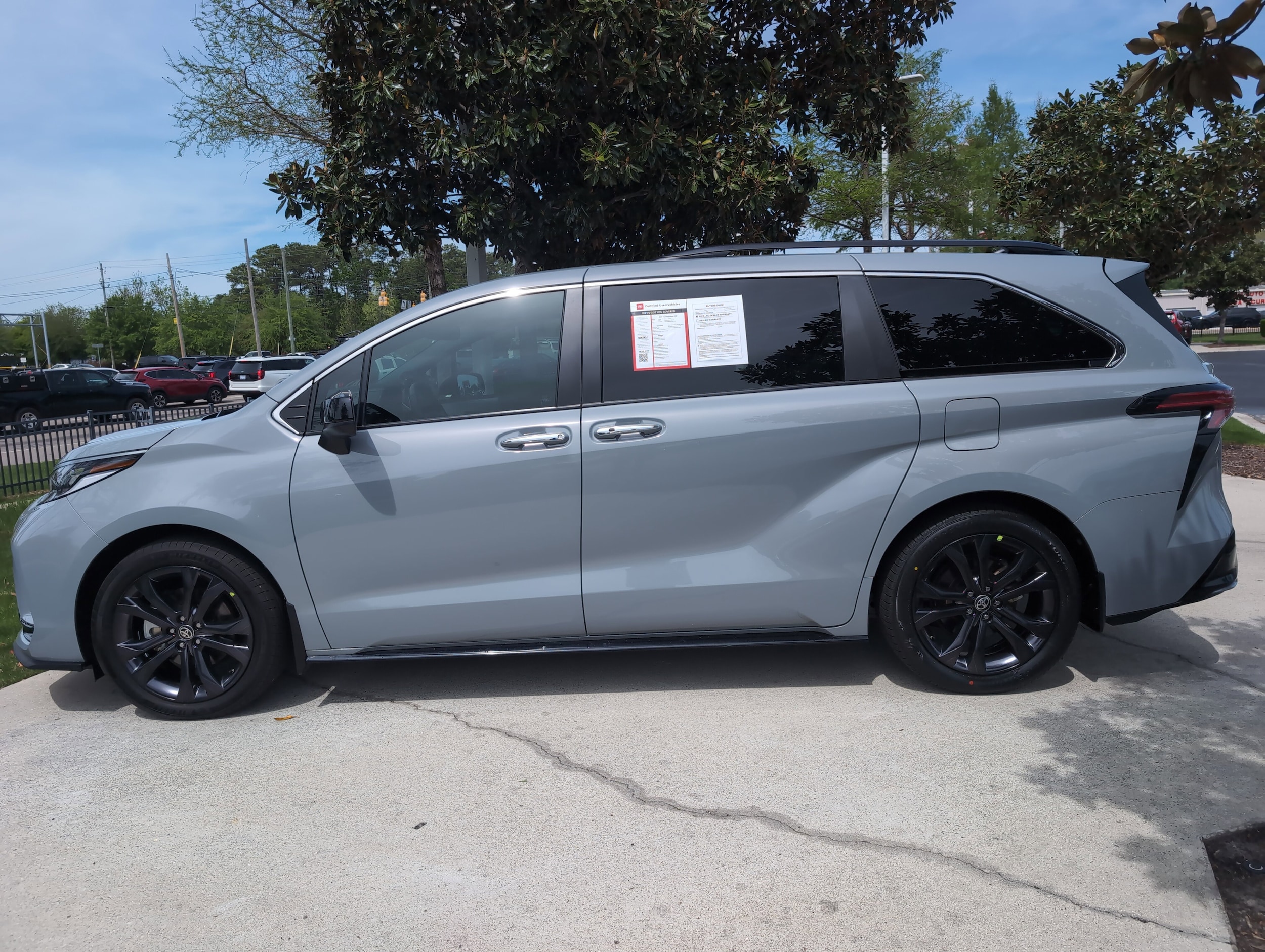 2024 Toyota Sienna XSE photo 6
