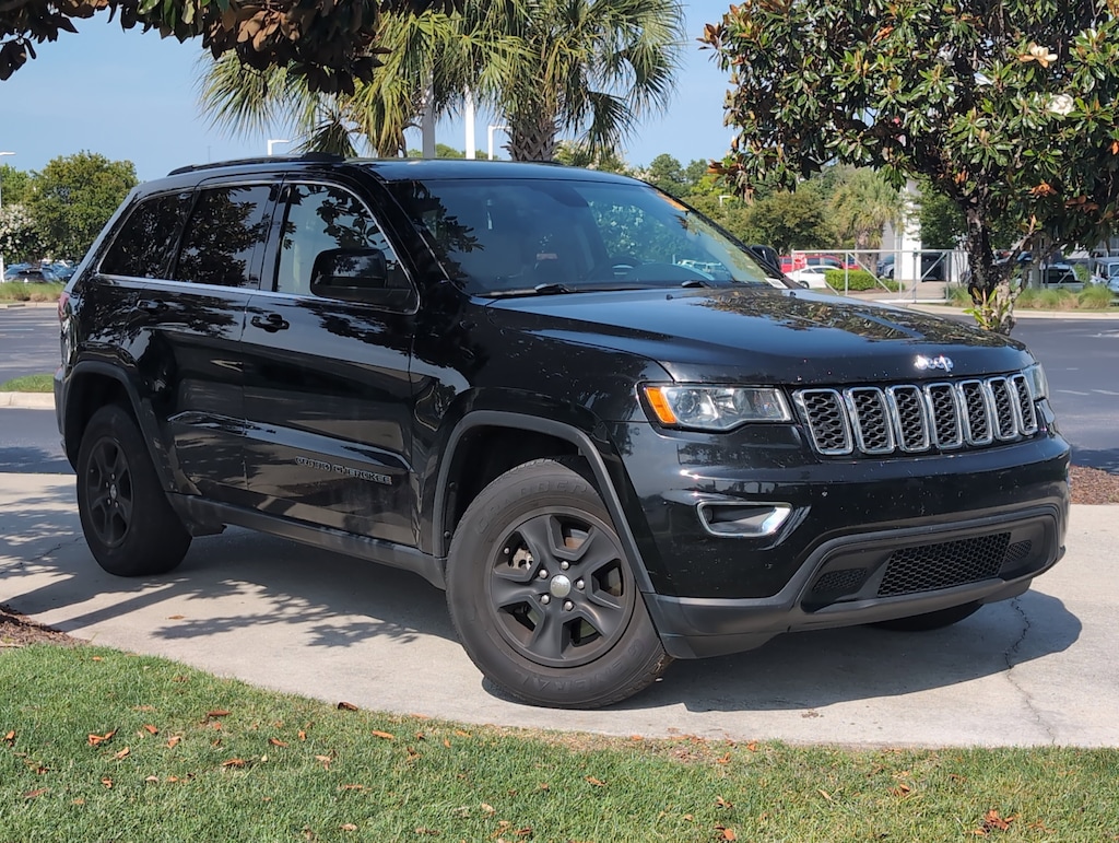 Used 2017 Jeep Grand Cherokee Laredo SUV