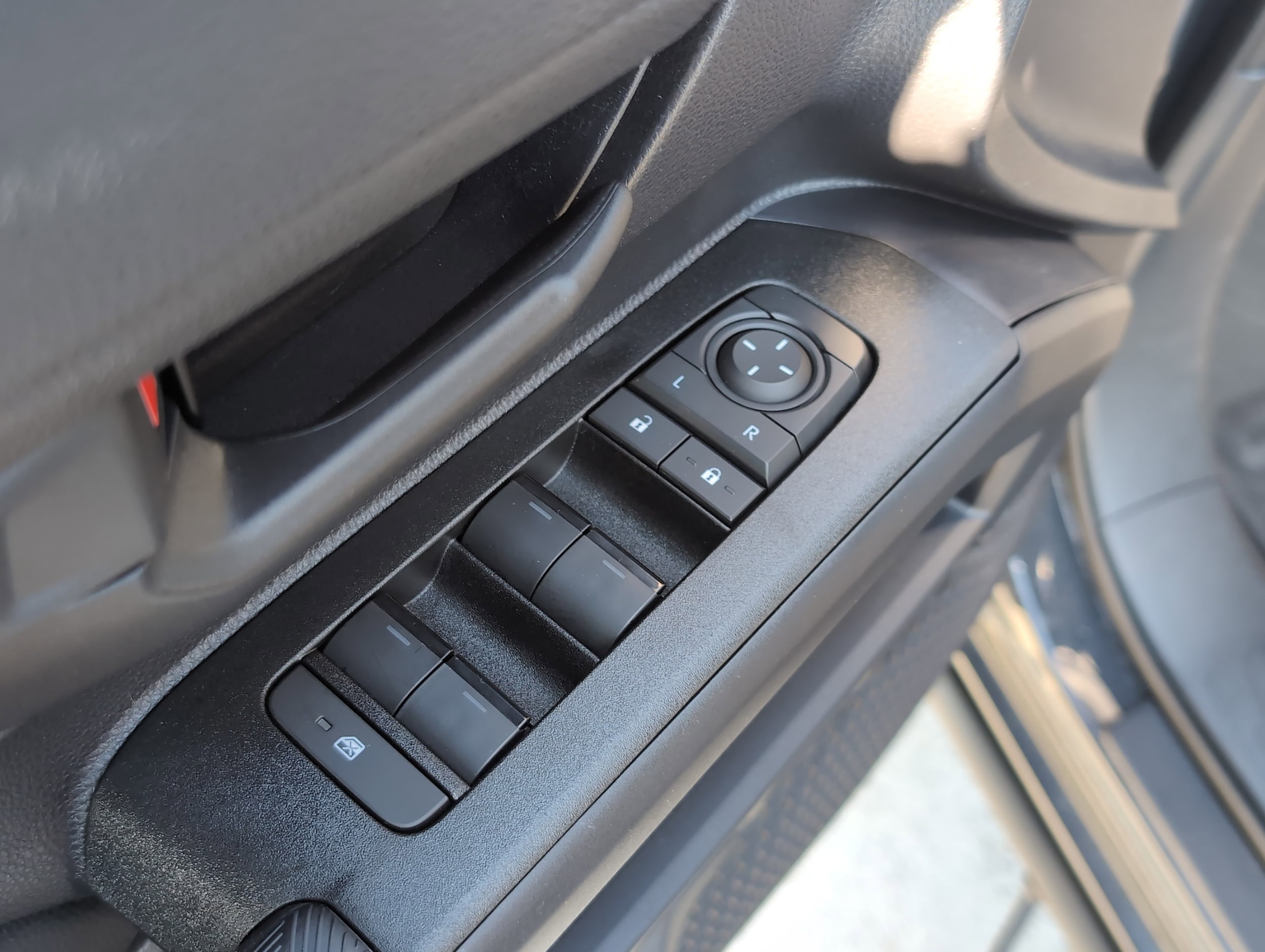 2025 Toyota 4Runner SR5 photo 4