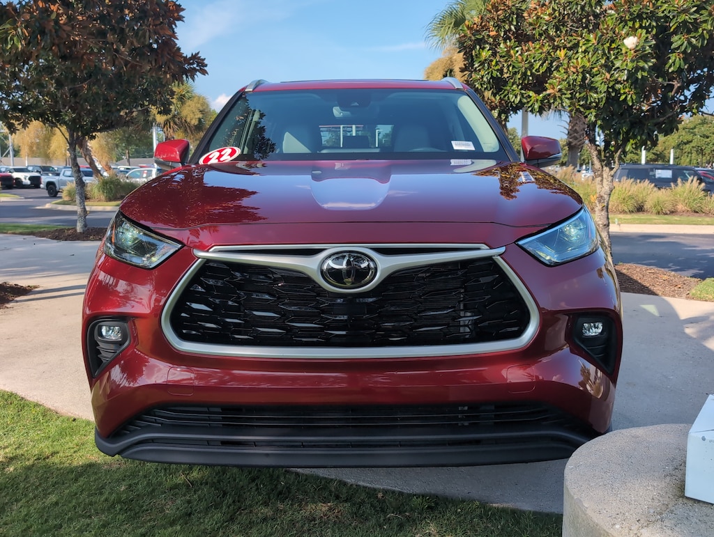 Used 2022 Toyota Highlander XLE SUV