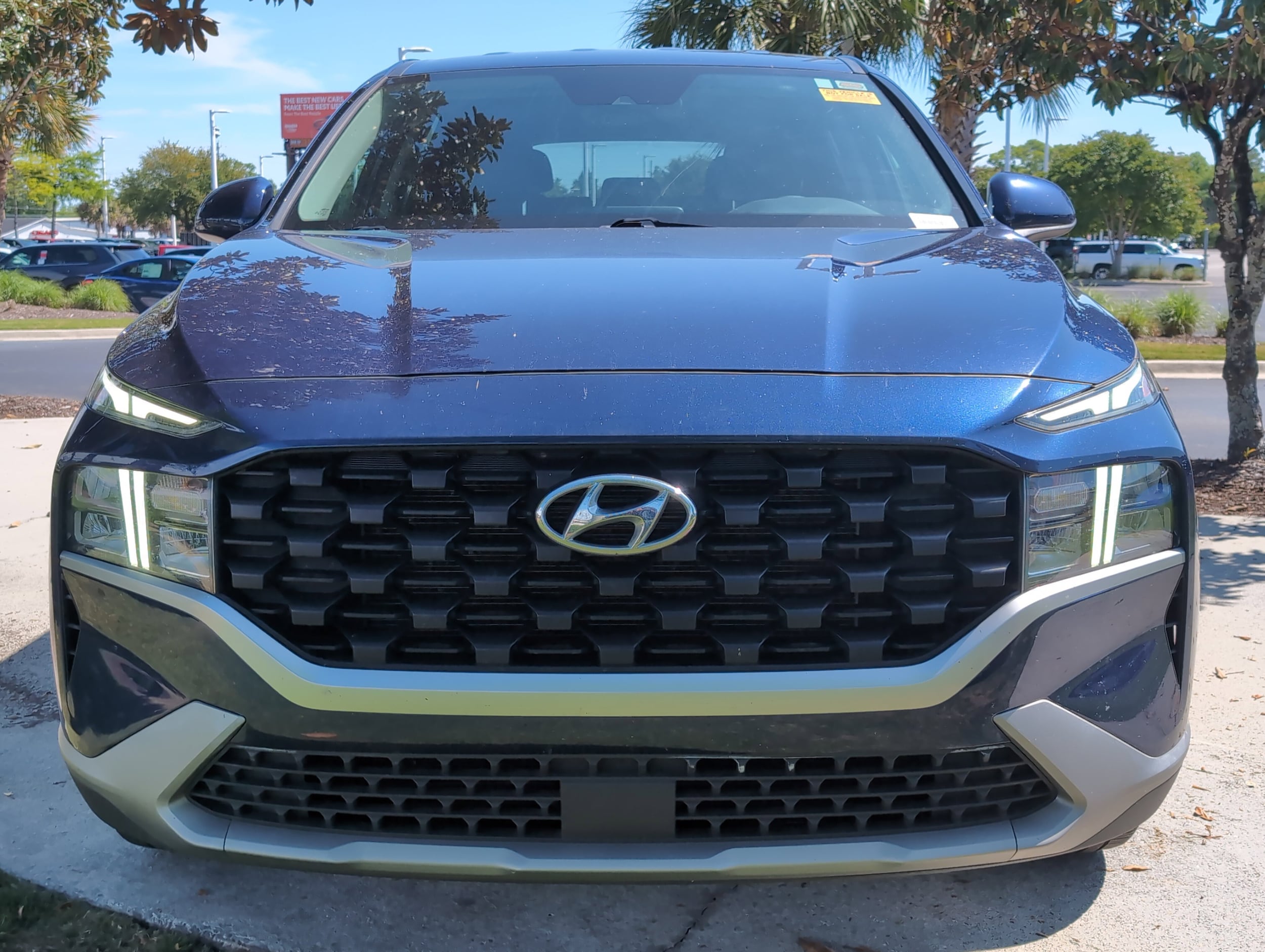 2022 Hyundai Santa Fe SE photo 2