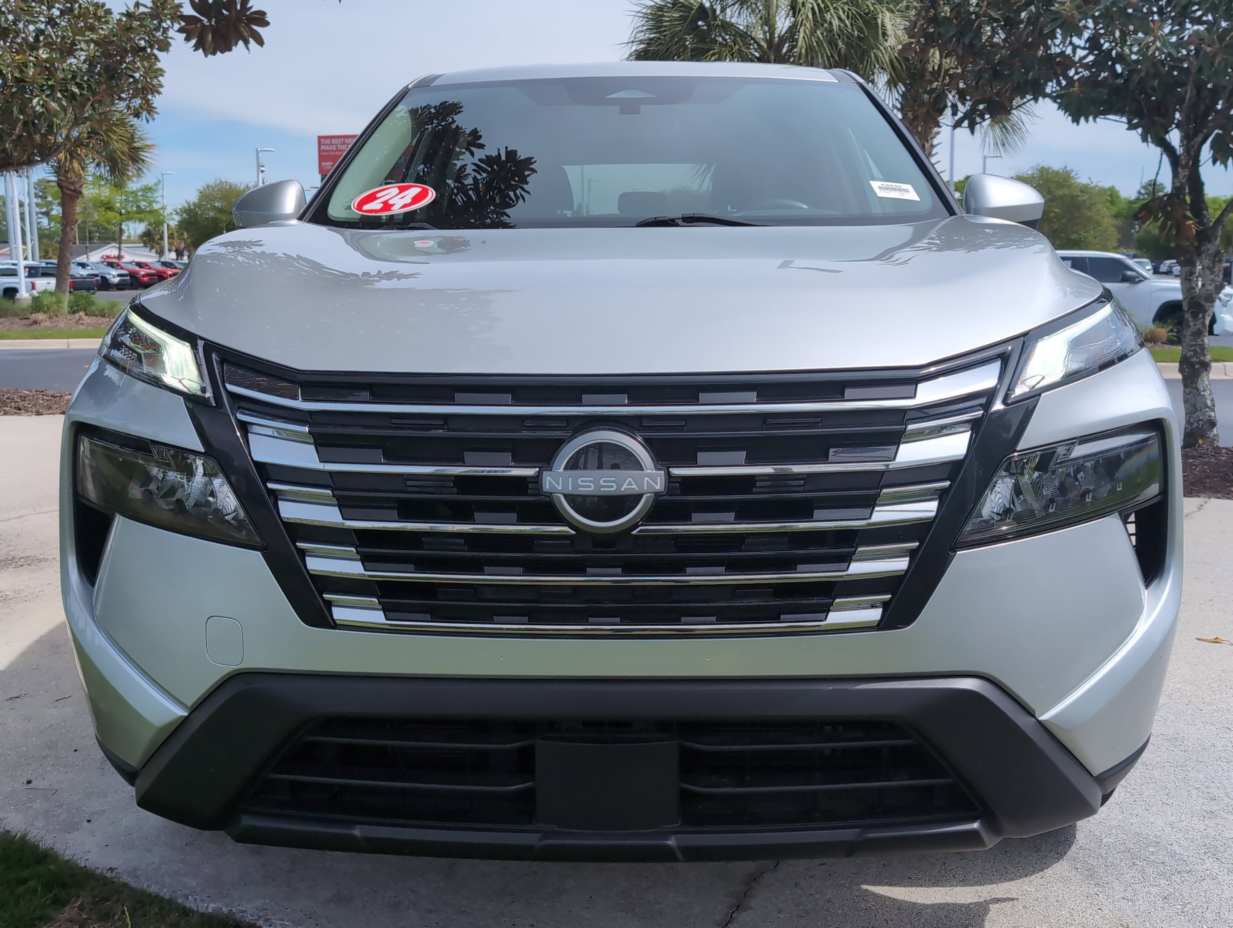 2024 Nissan Rogue SV photo 2