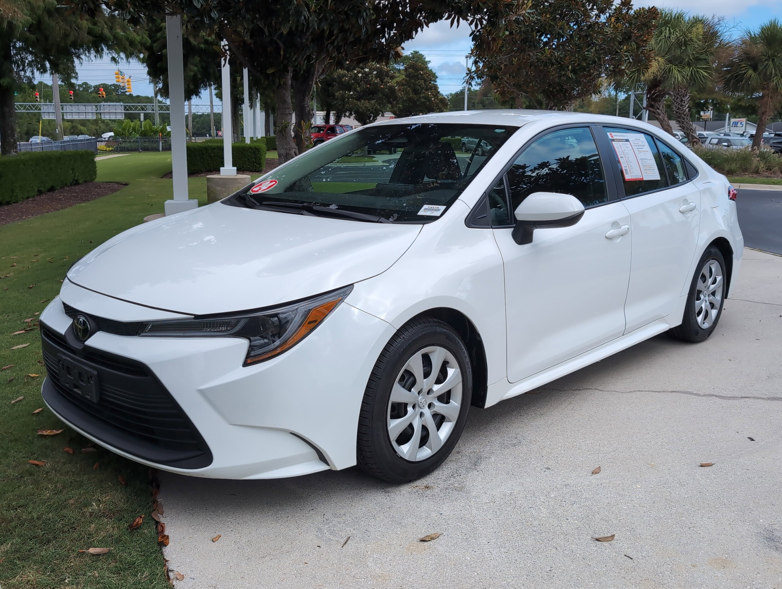 2024 Toyota Corolla LE photo 3