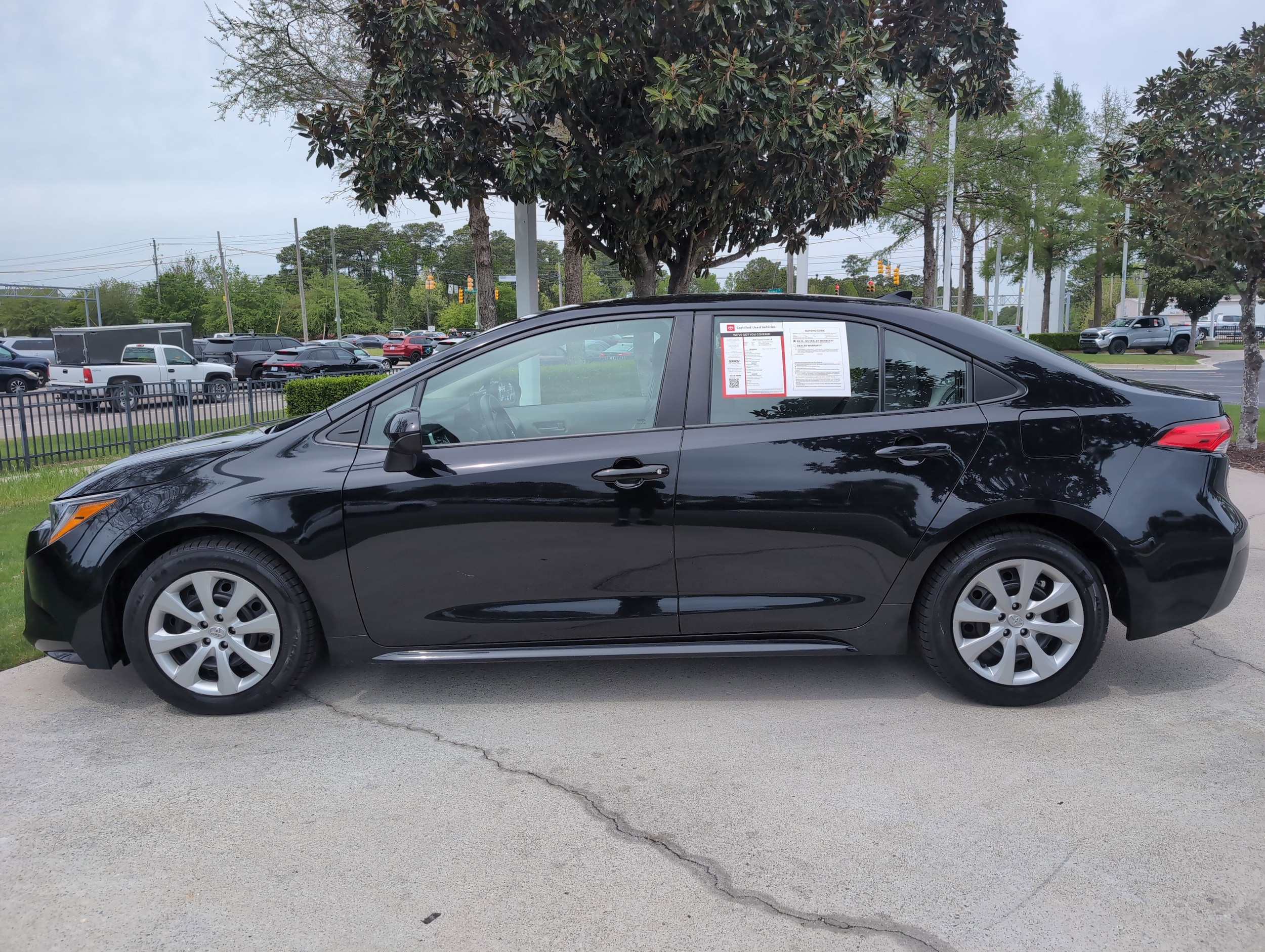 2024 Toyota Corolla LE photo 6