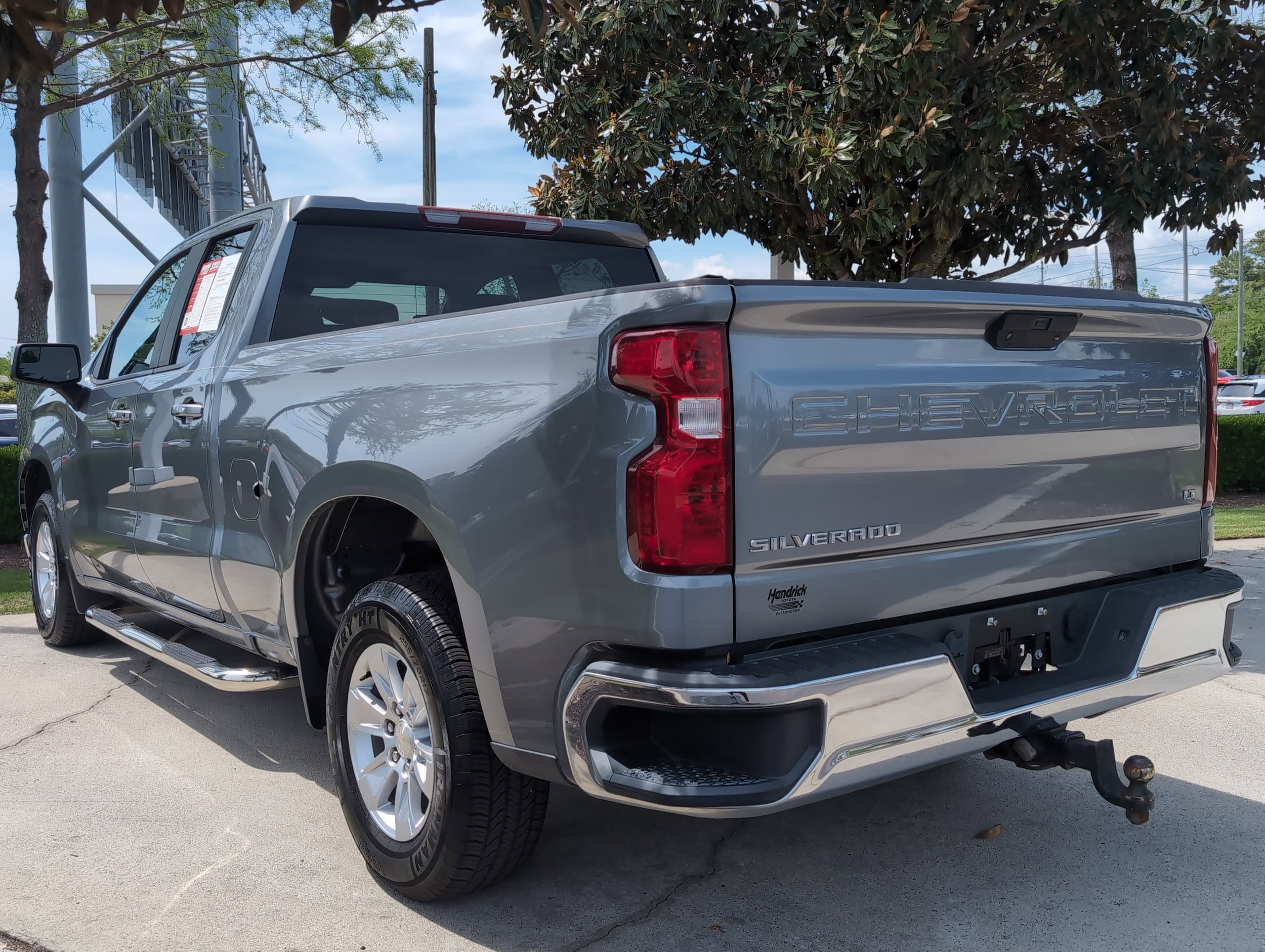 2019 Chevrolet Silverado 1500 LT photo 3