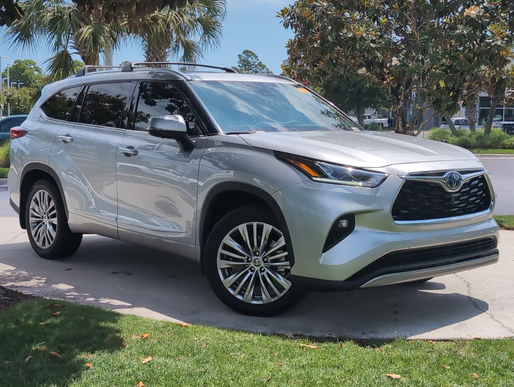 Used 2023 Toyota Highlander Hybrid Platinum SUV